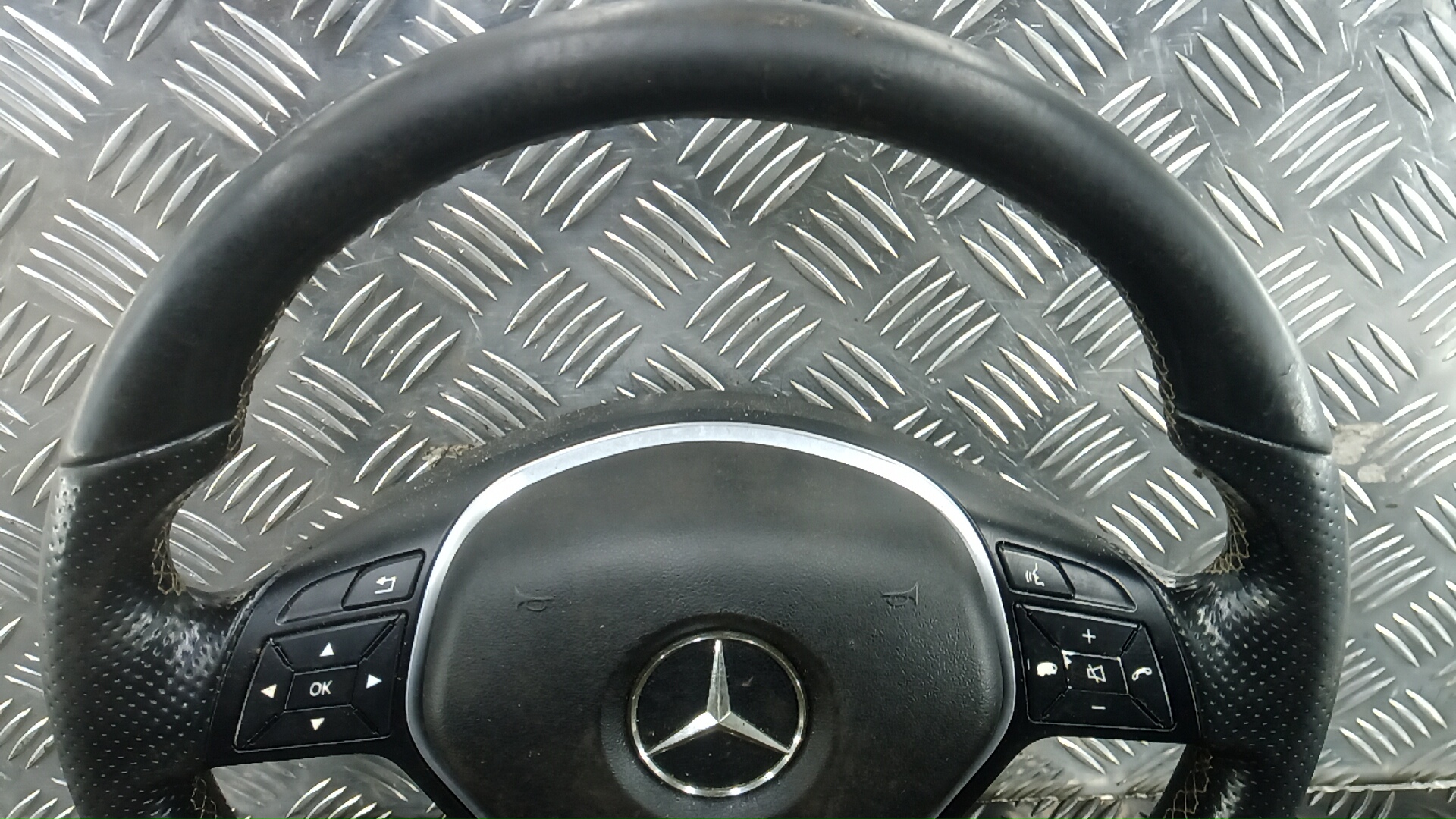 Рулевое колесо (руль)