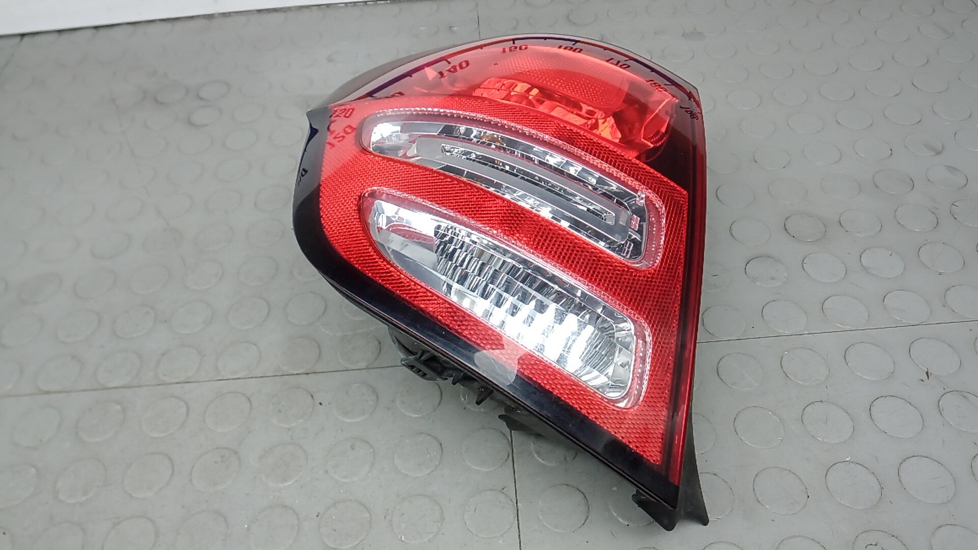 Фонарь задний левый