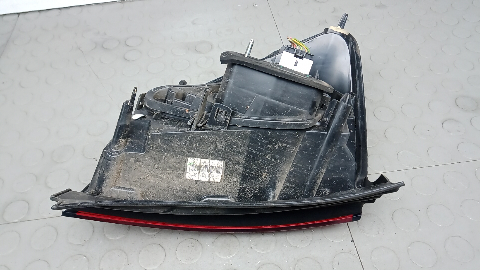 Фонарь задний правый