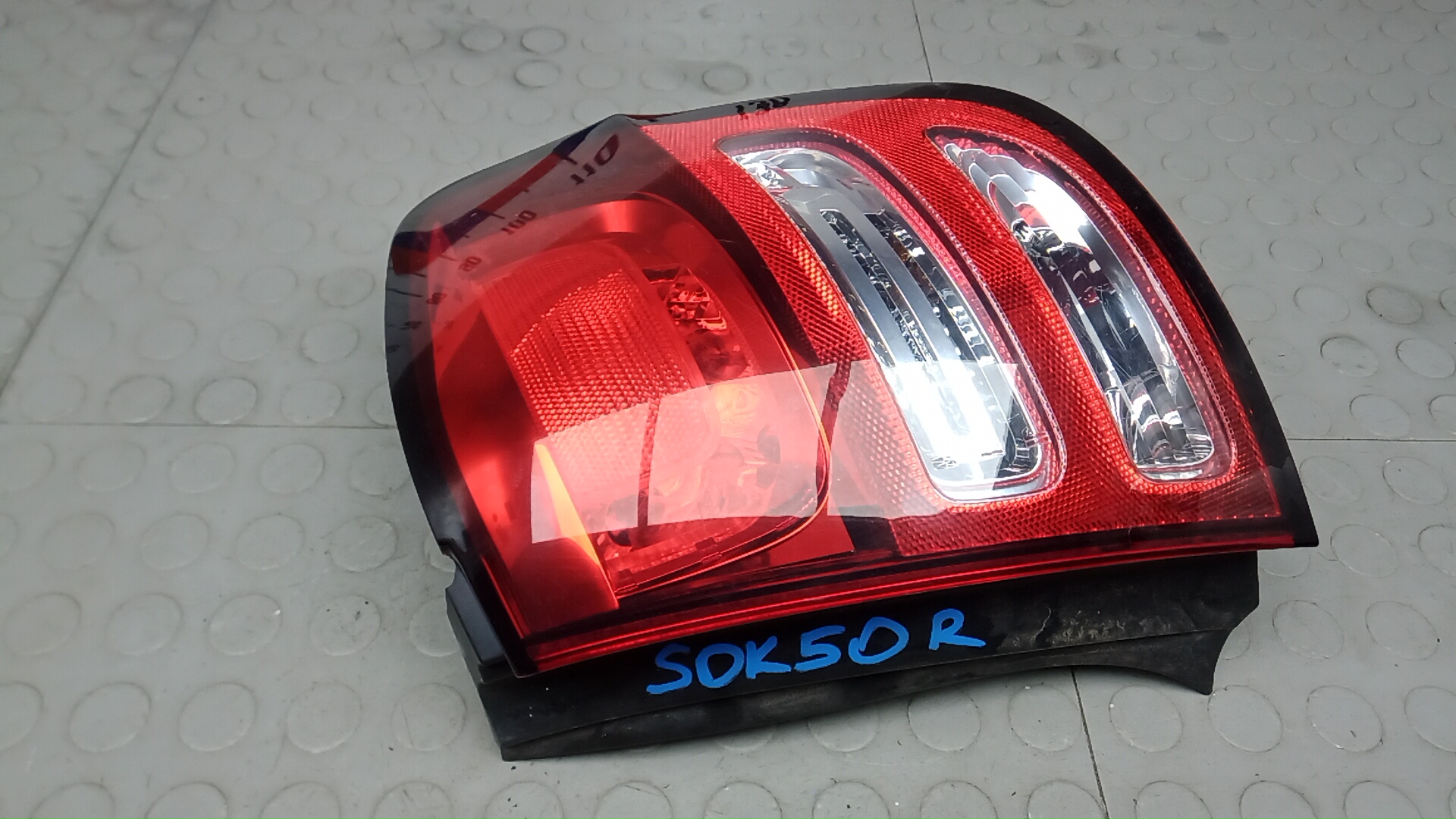 Фонарь задний правый