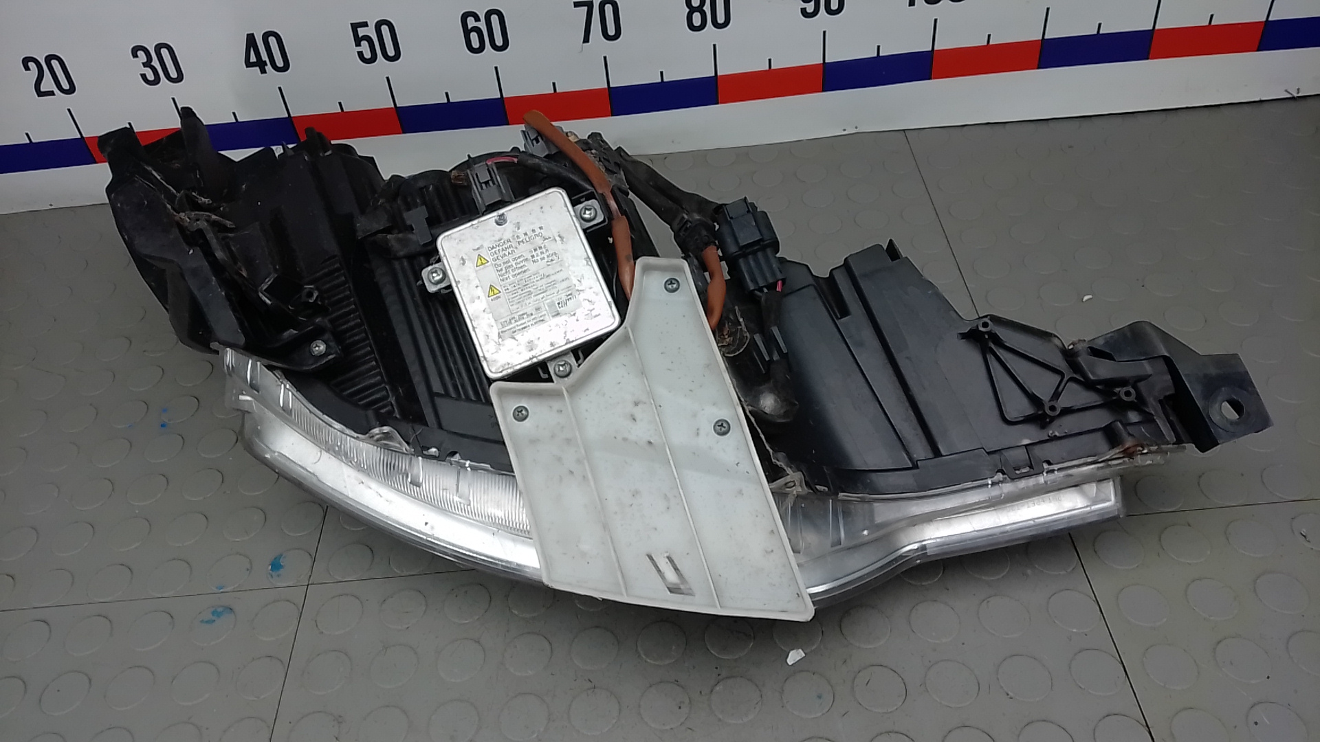 Фара левая