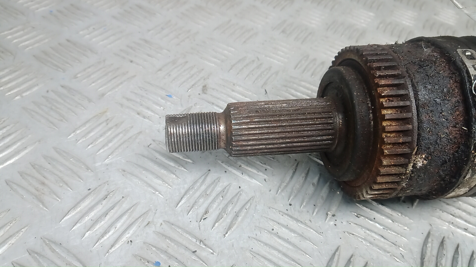 Полуось передняя правая