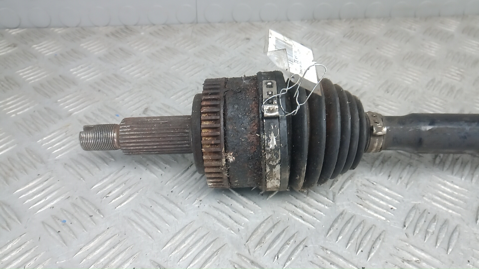 Полуось передняя правая