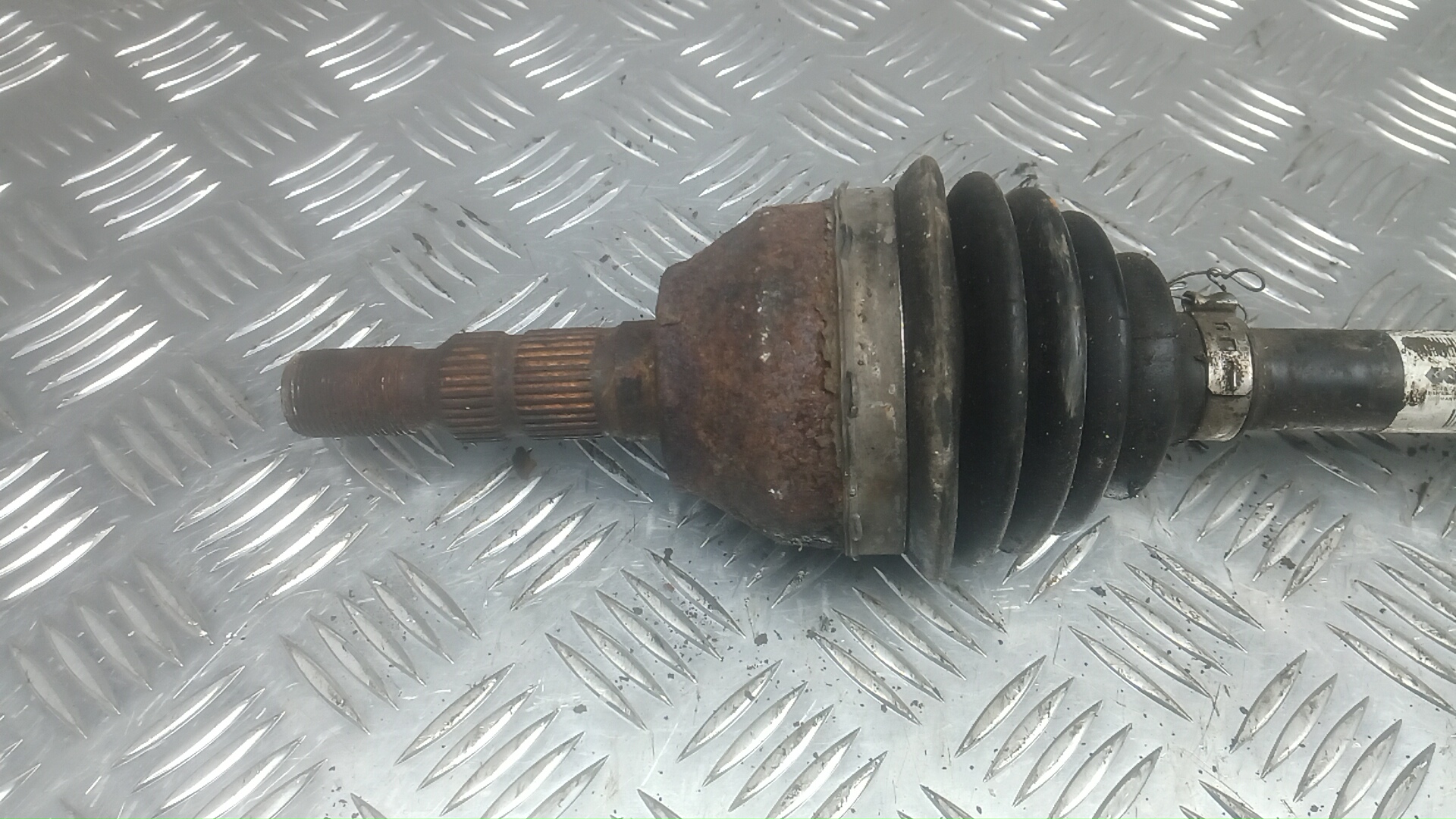 Полуось передняя правая