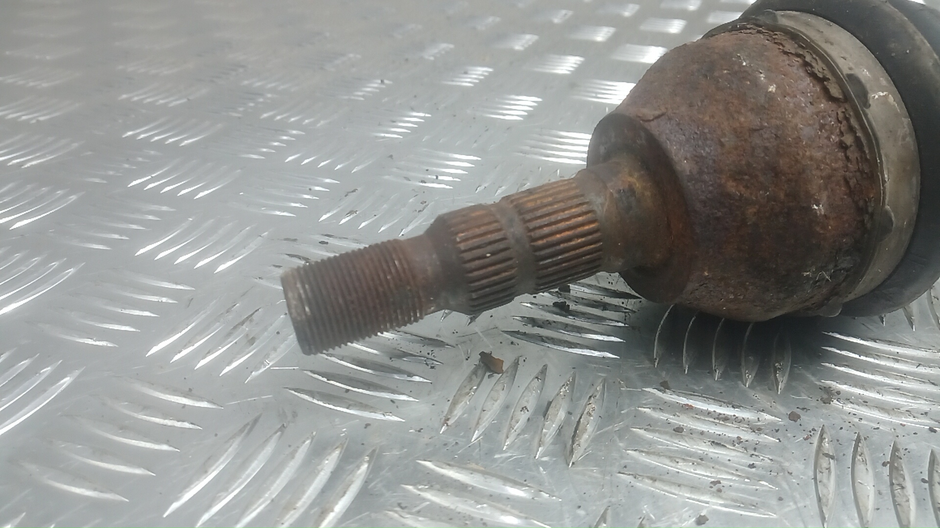 Полуось передняя правая