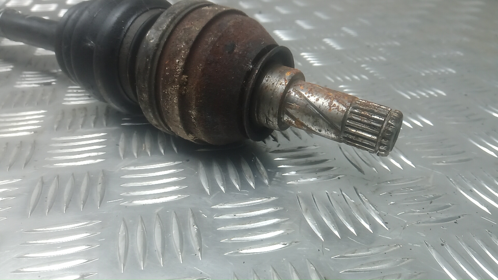 Полуось передняя правая