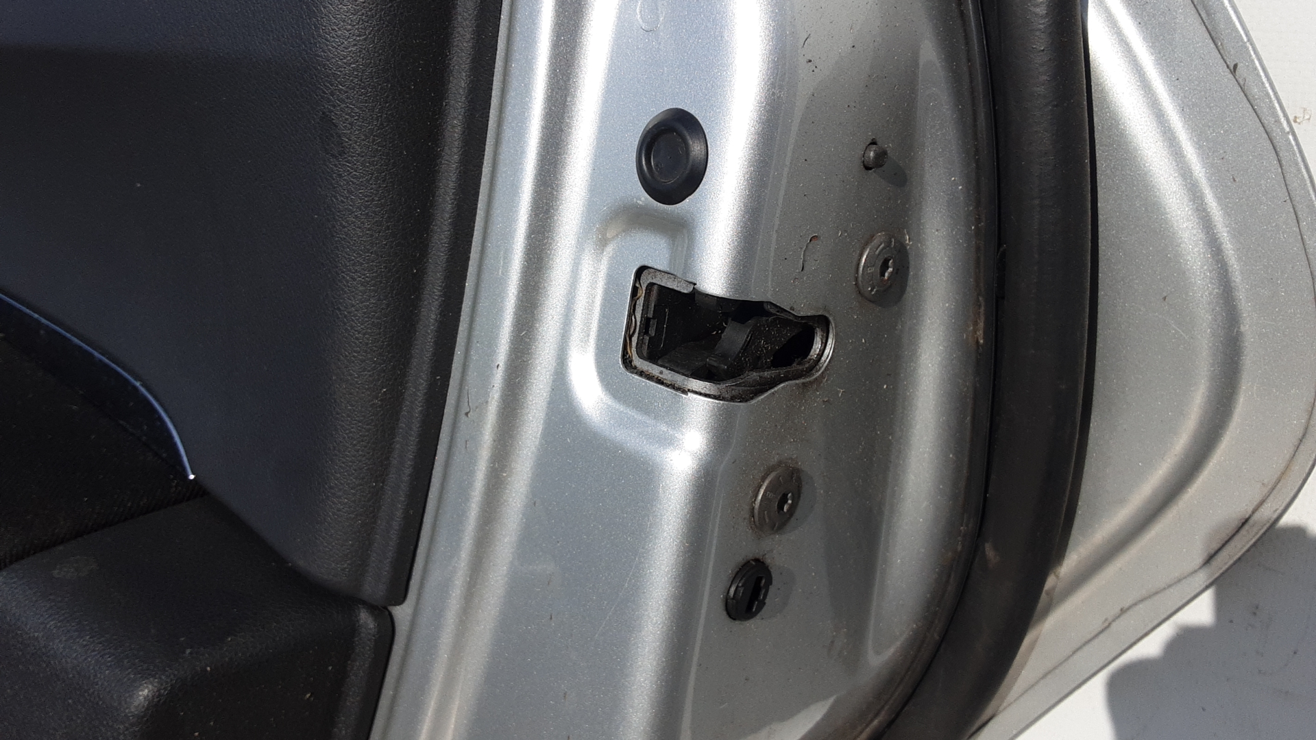 Дверь задняя правая