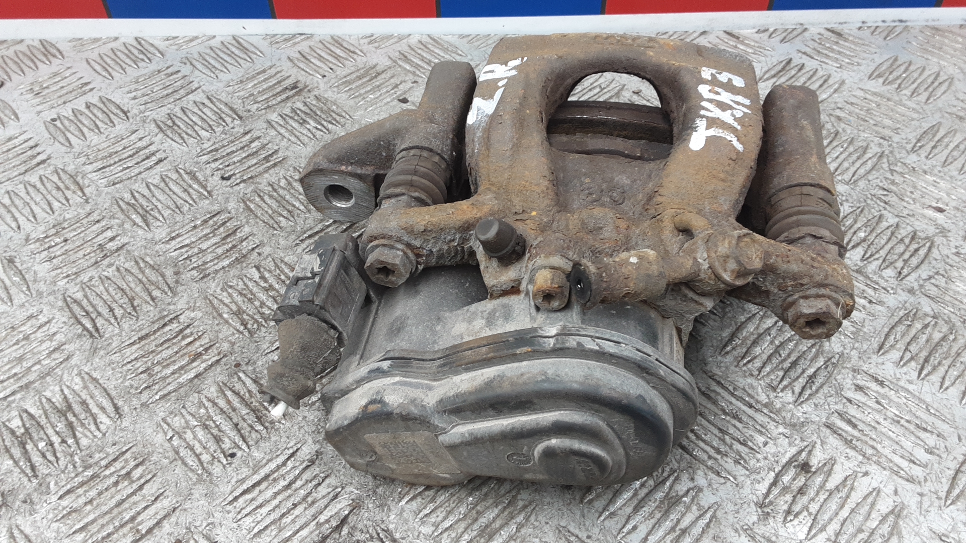 Суппорт задний правый