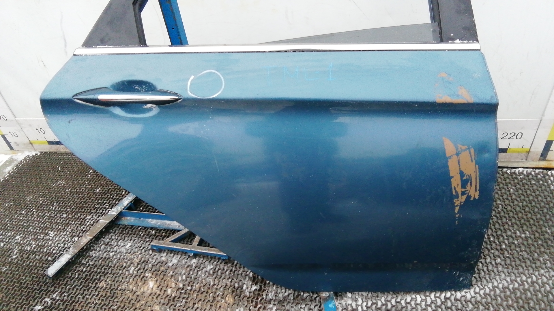 Дверь задняя правая