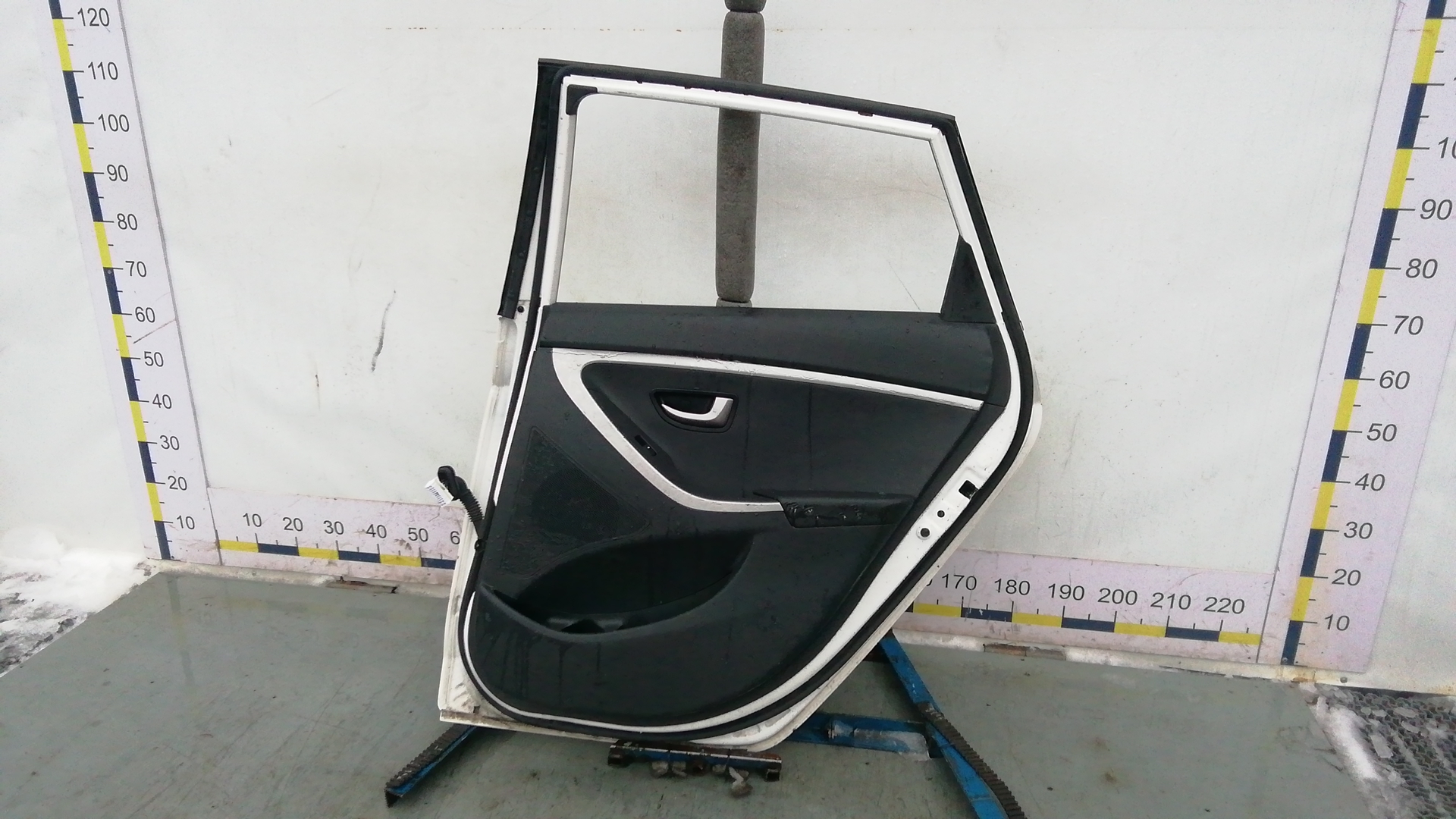 Дверь задняя правая