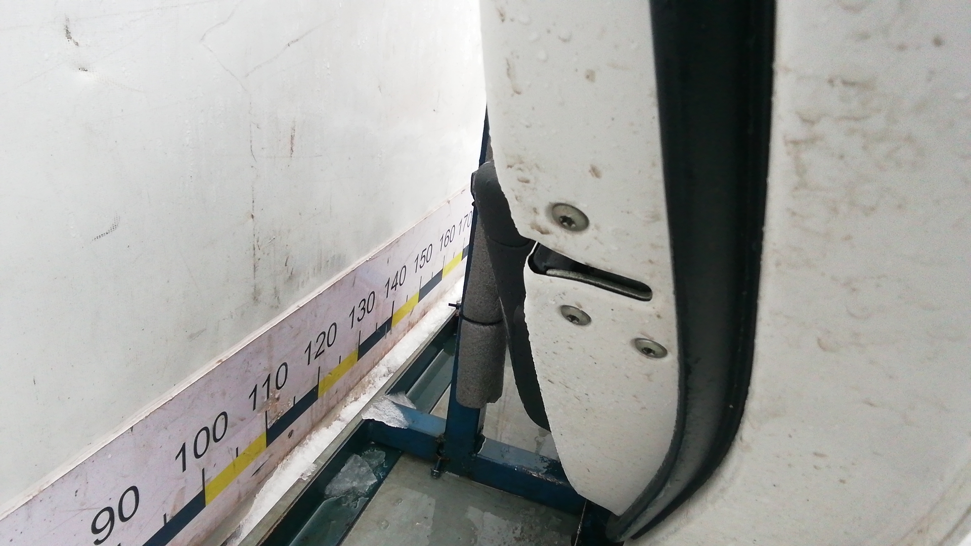 Дверь задняя правая