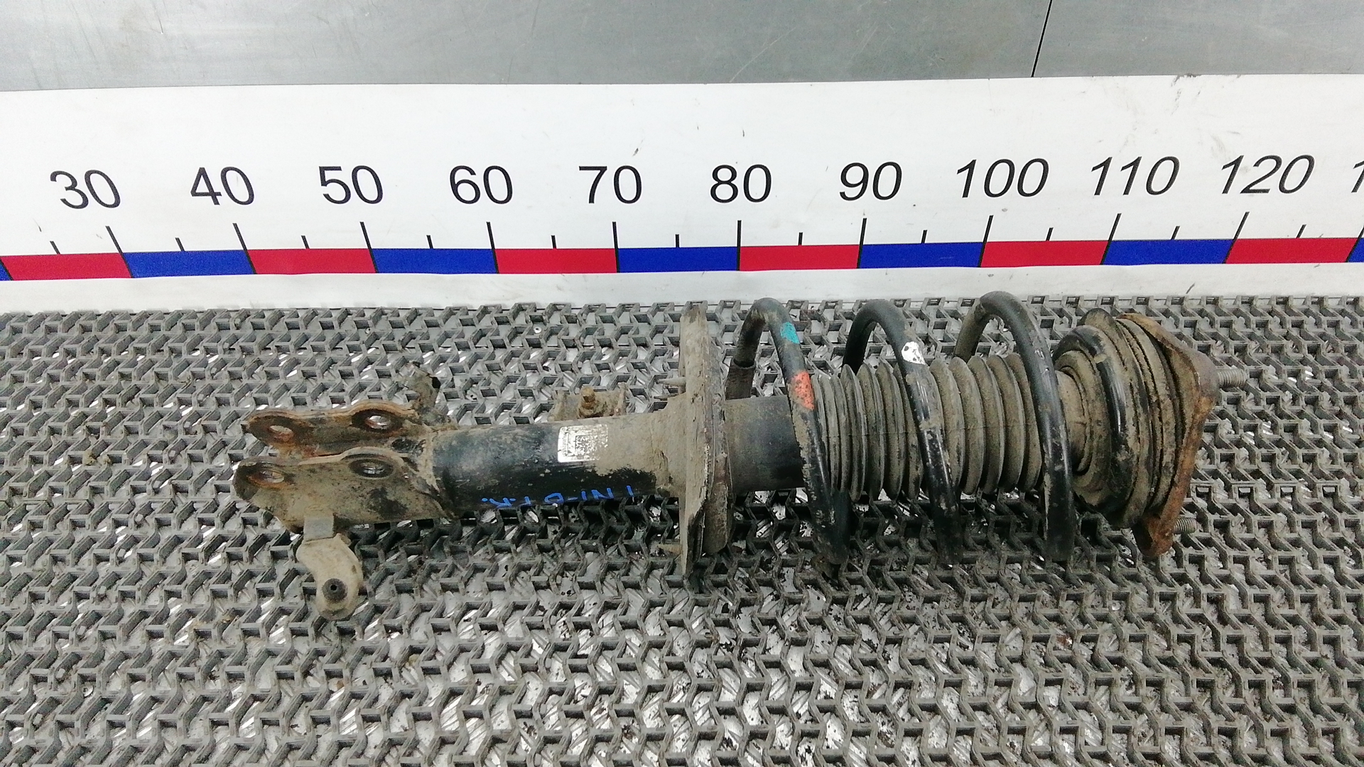 Амортизатор передний правый