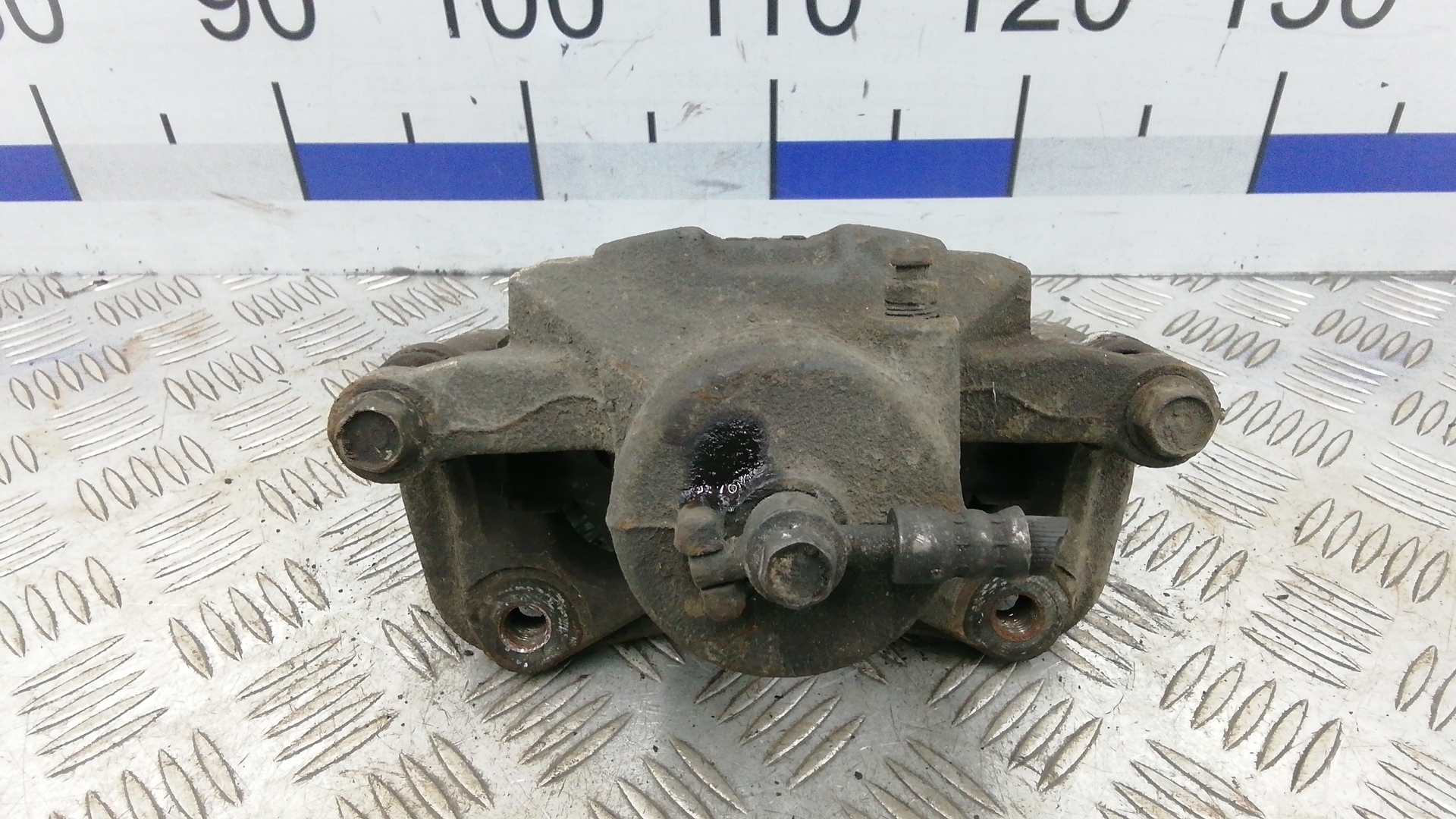 Суппорт передний правый