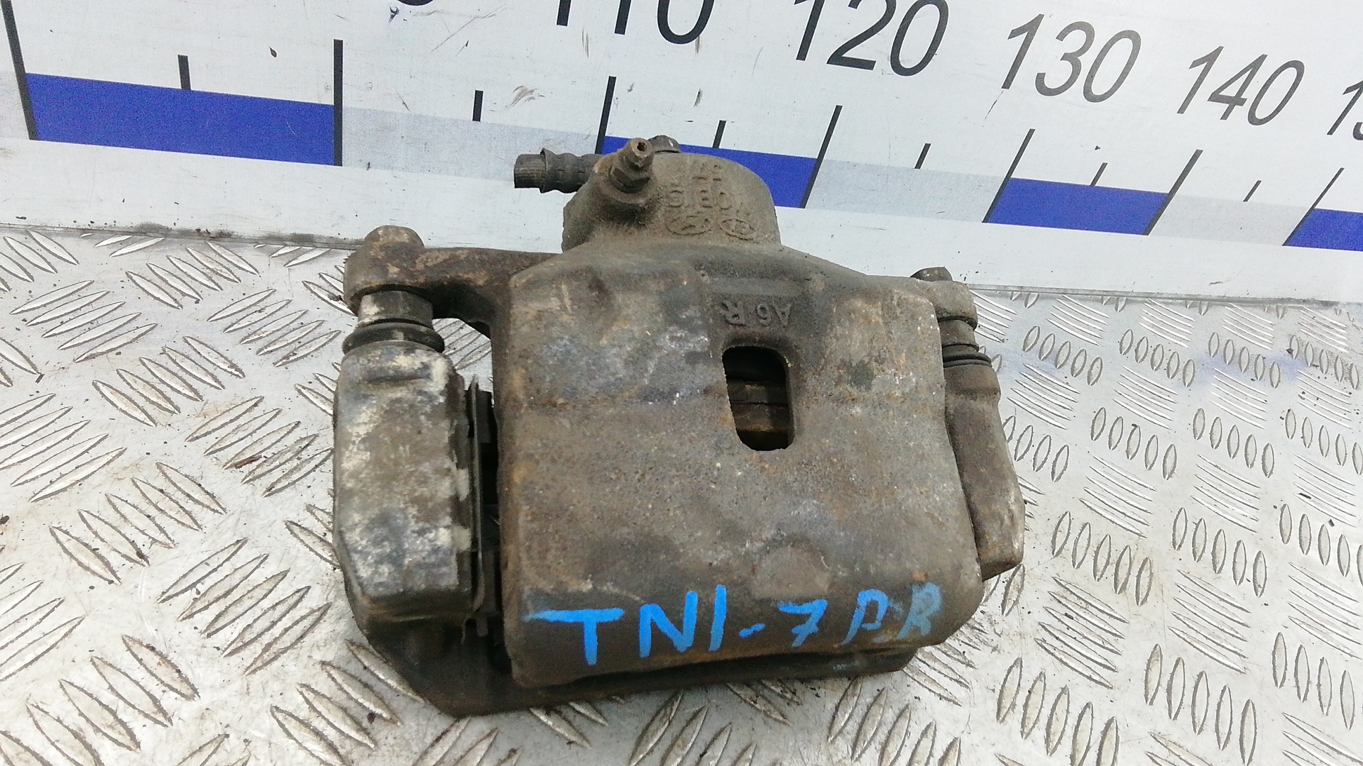 Суппорт передний правый