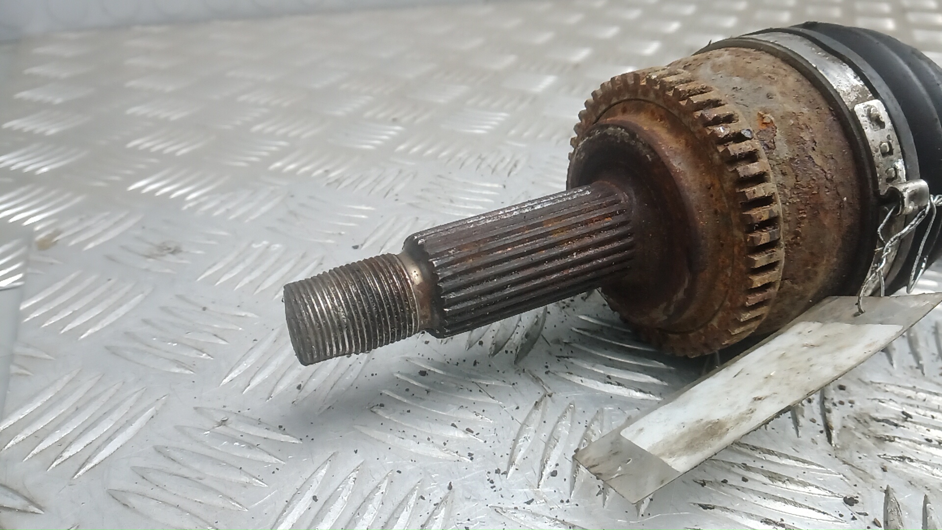 Полуось передняя правая