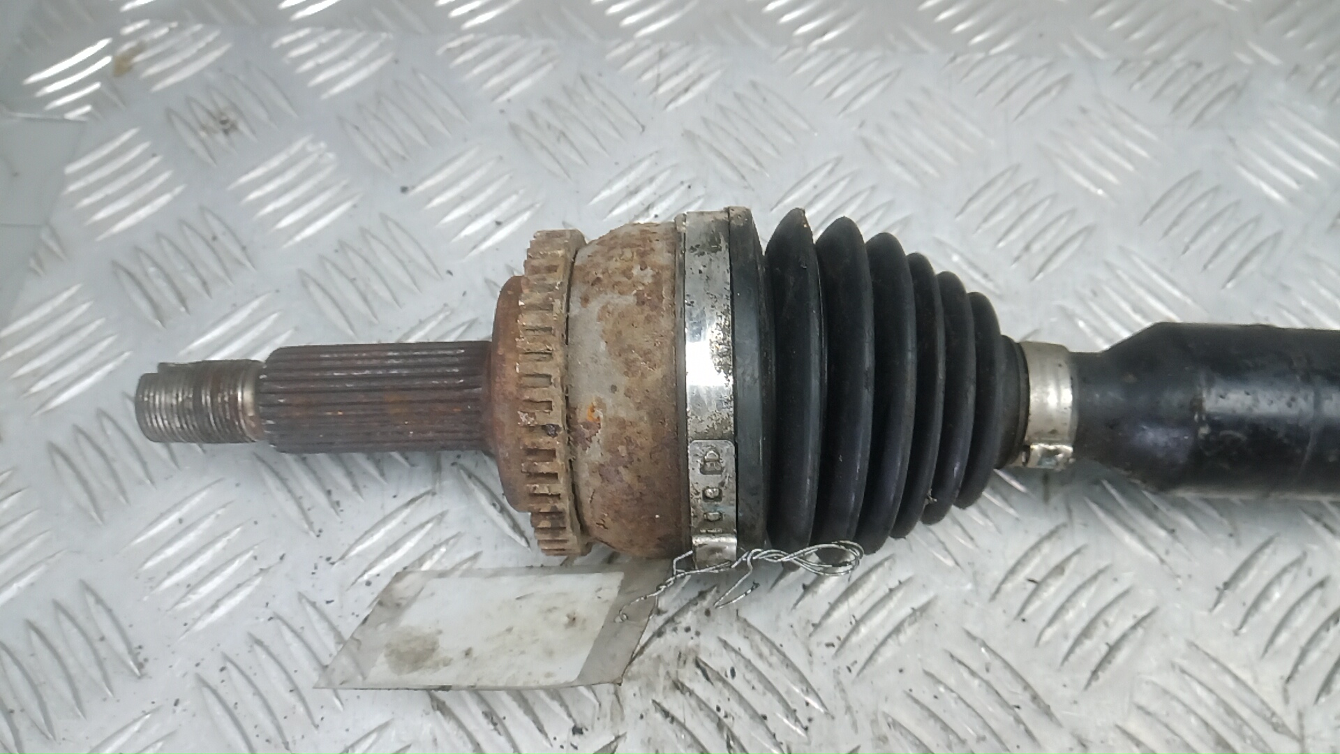 Полуось передняя правая