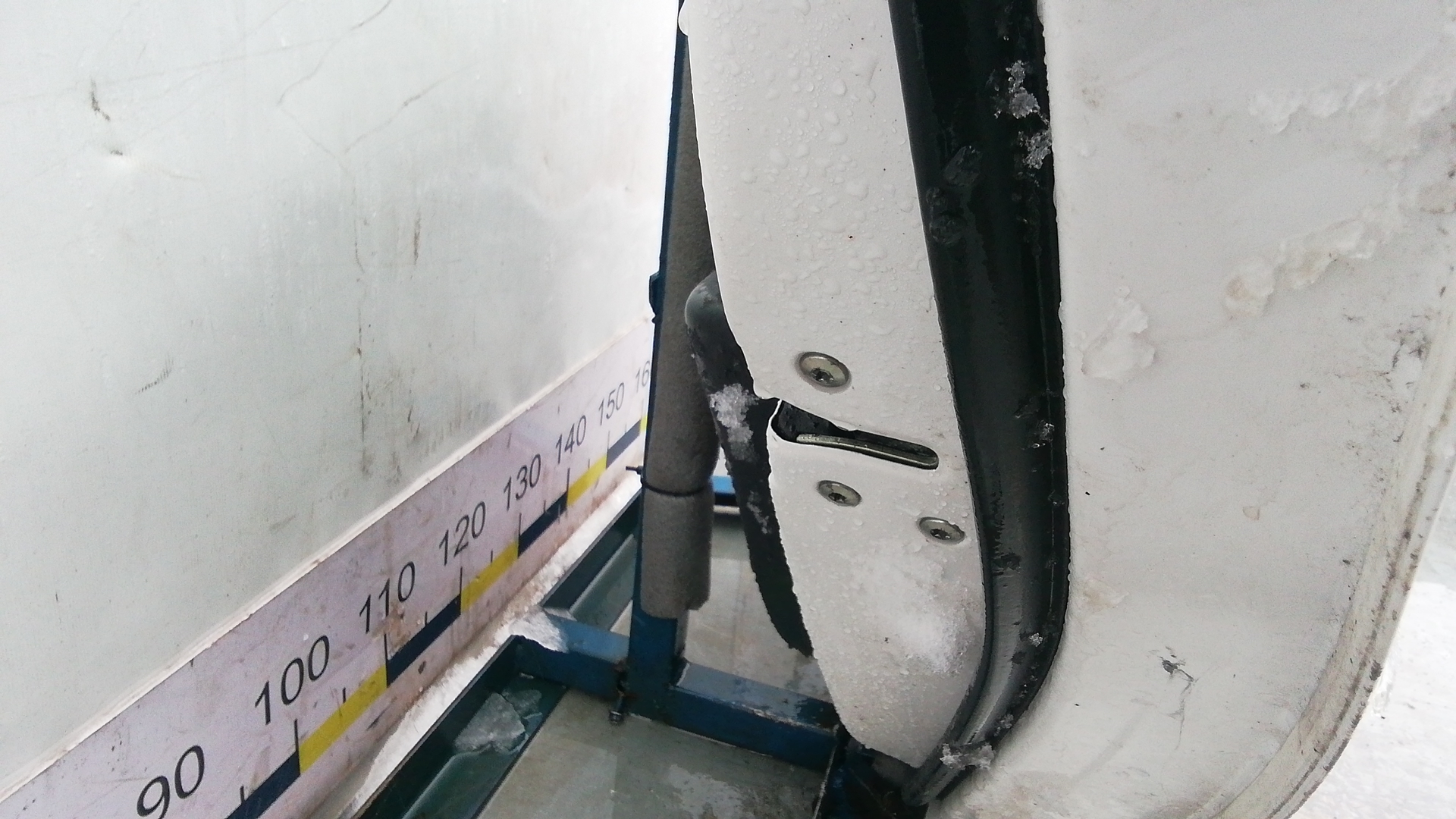 Дверь задняя правая