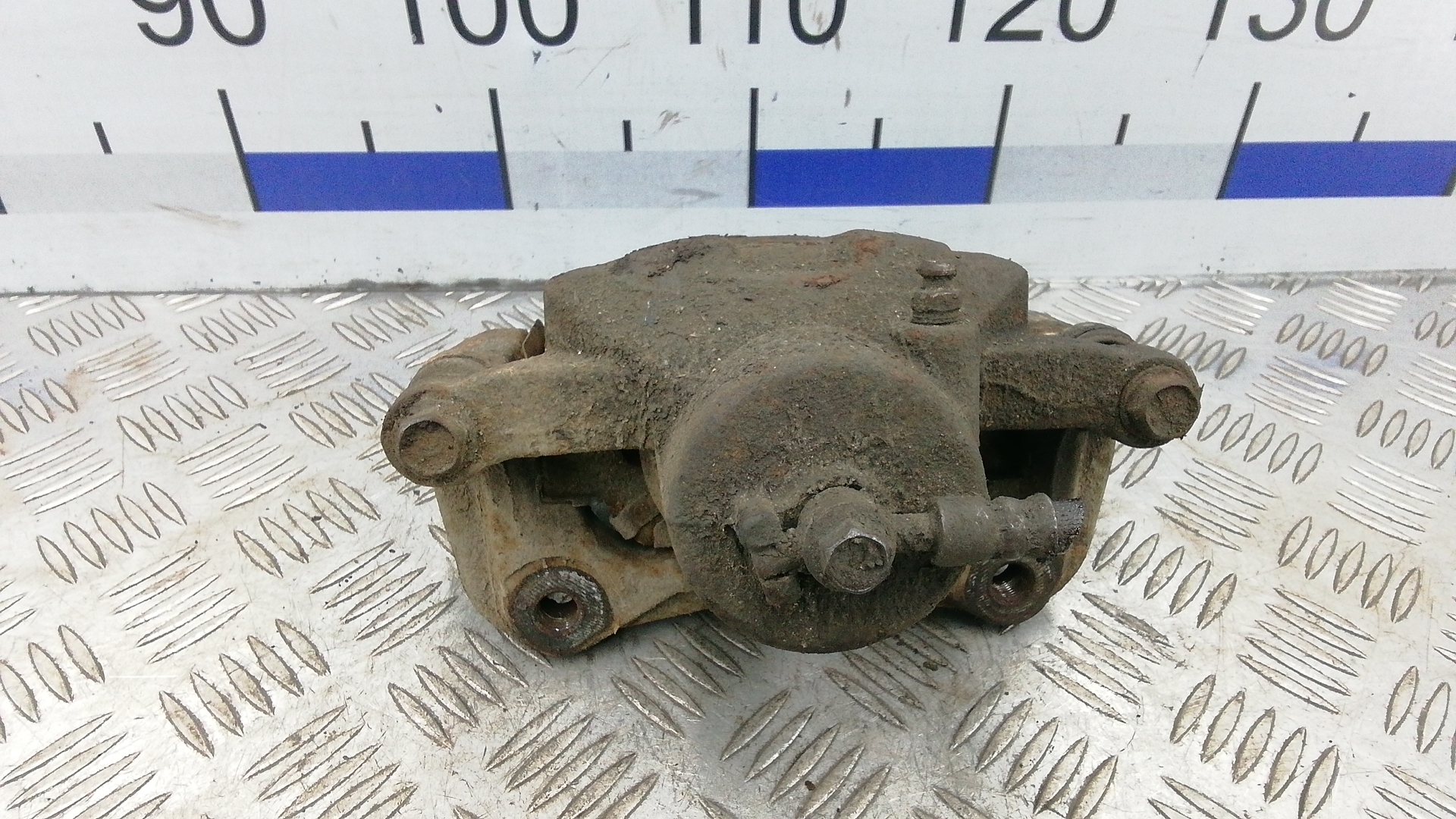 Суппорт передний правый