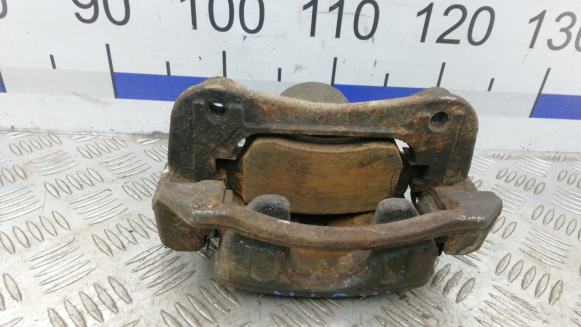 Суппорт передний правый