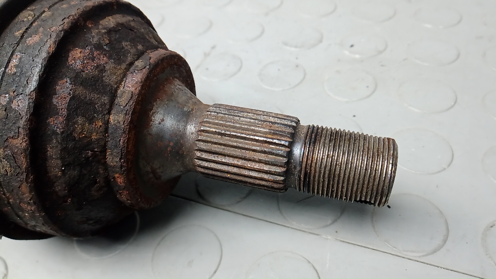 Полуось передняя правая