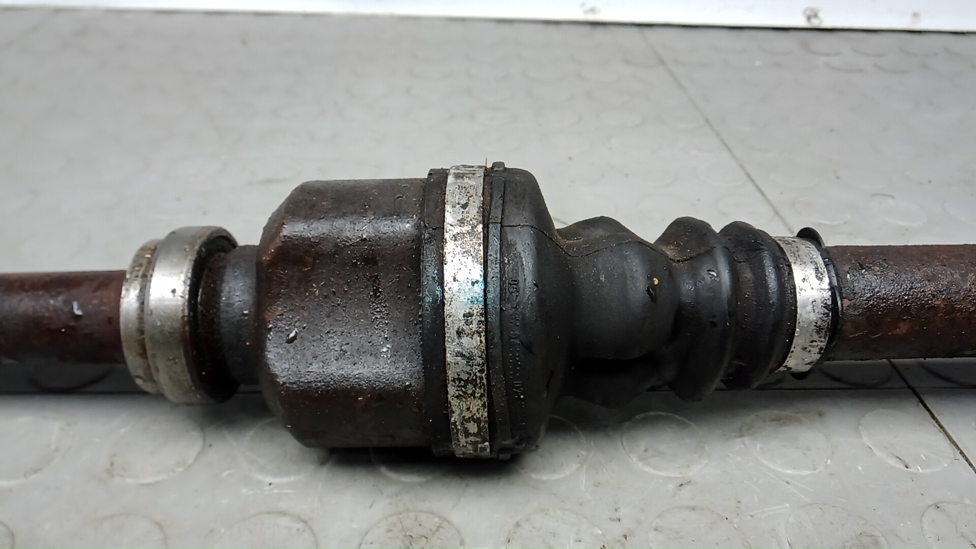 Полуось передняя правая