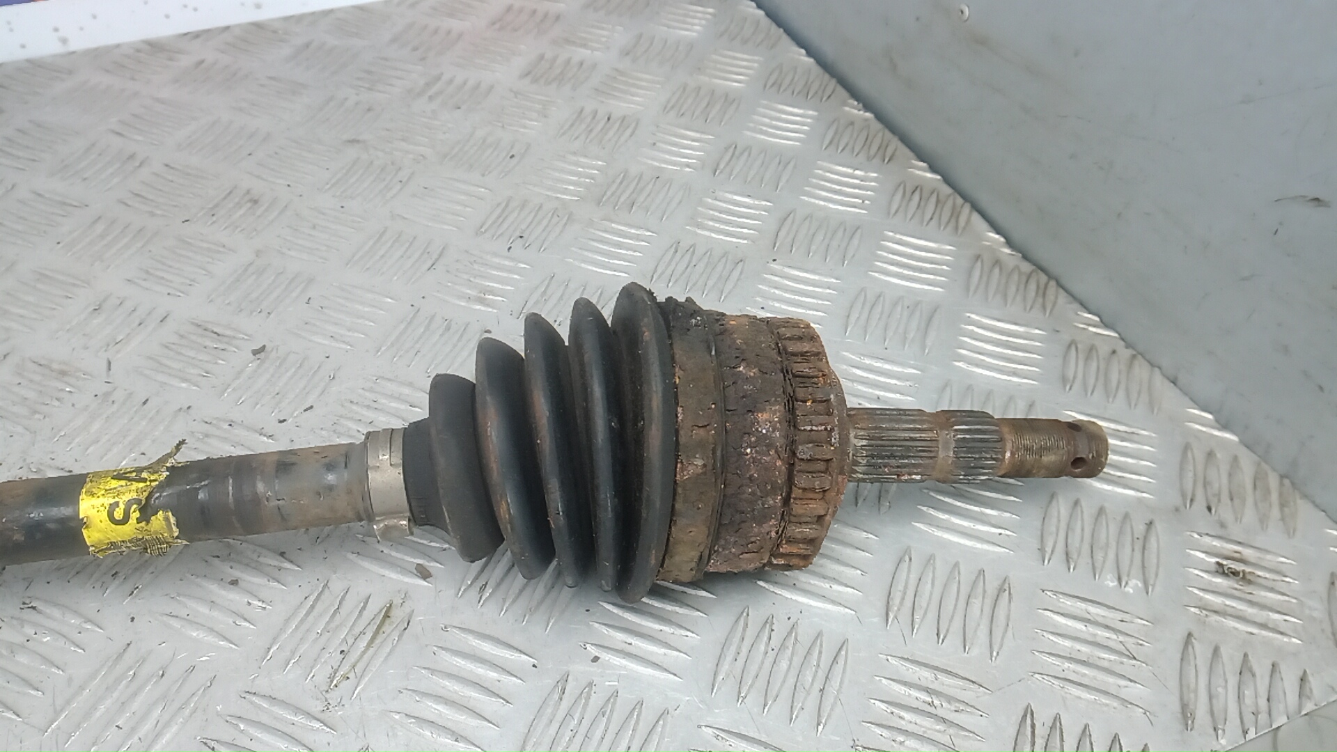 Полуось передняя правая