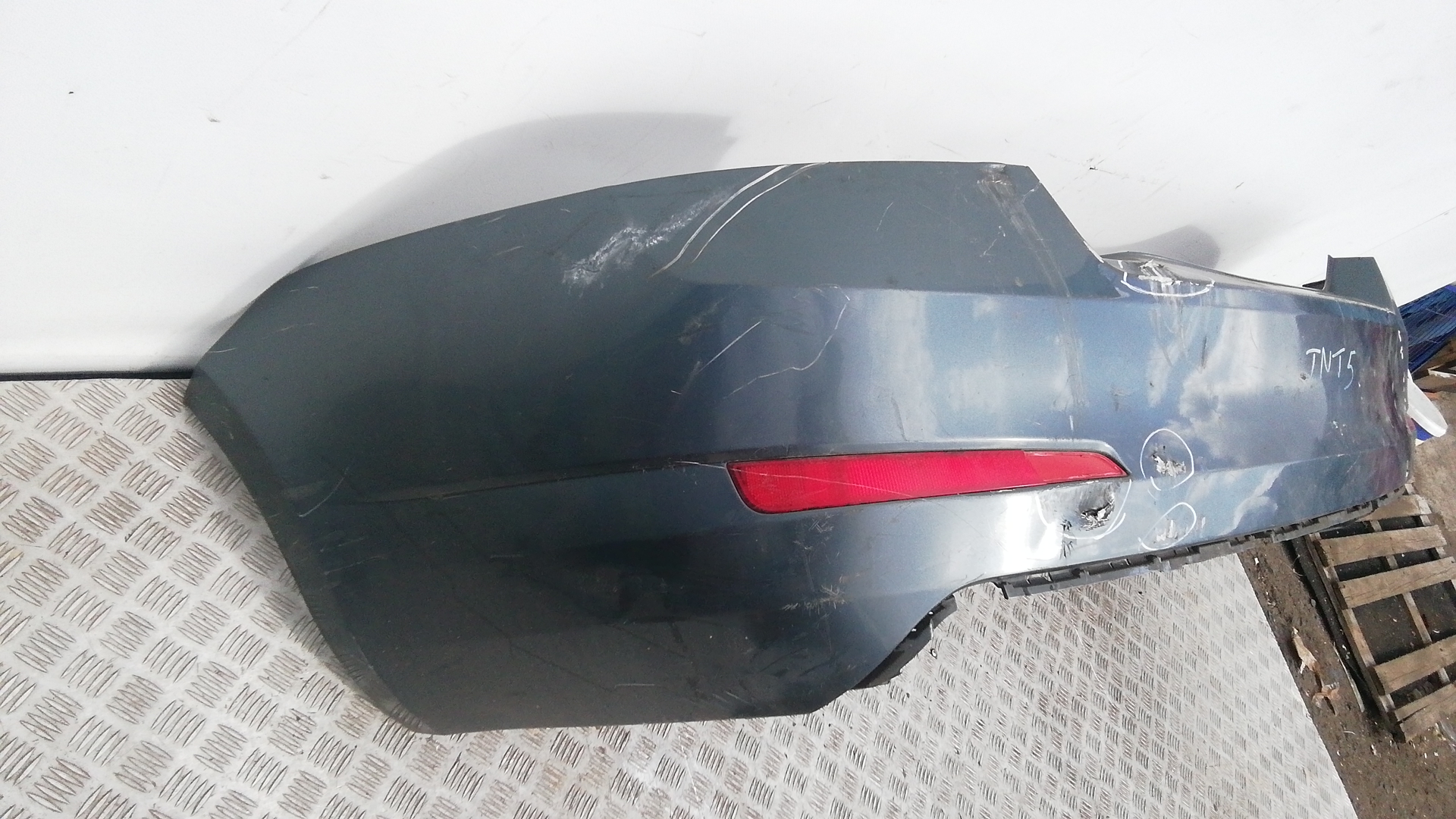 Бампер задний