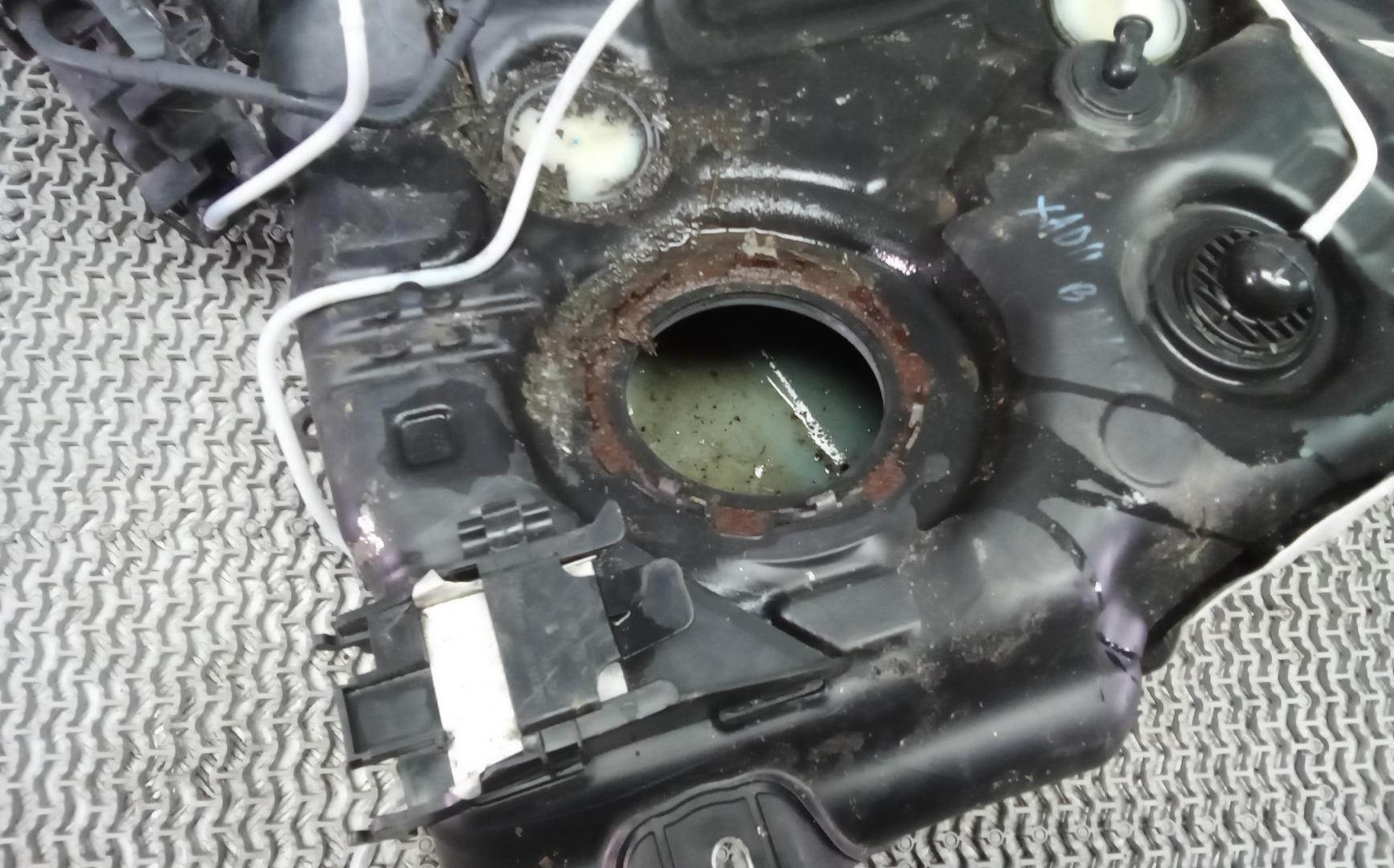 Бак топливный