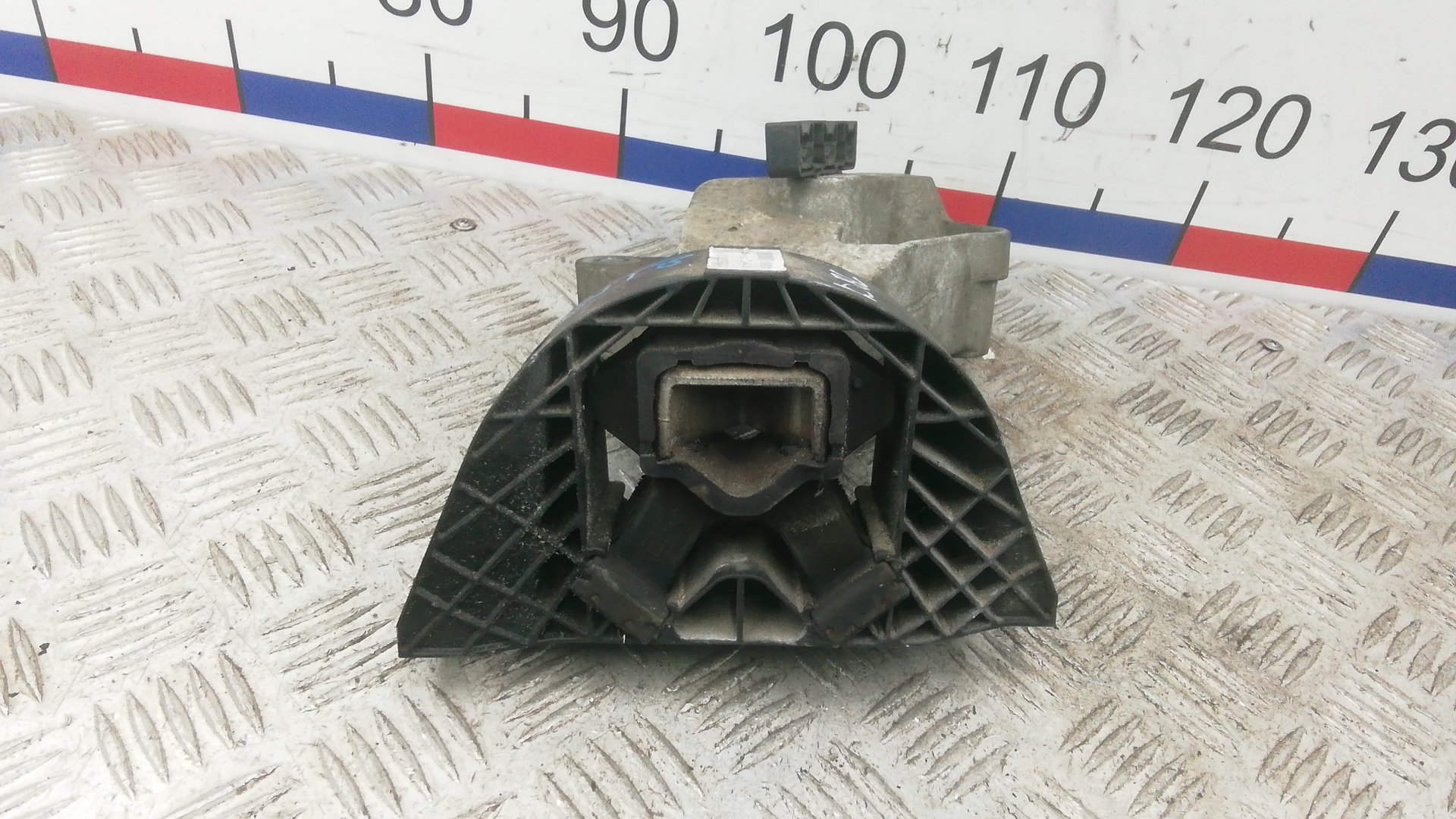 Опора двигателя