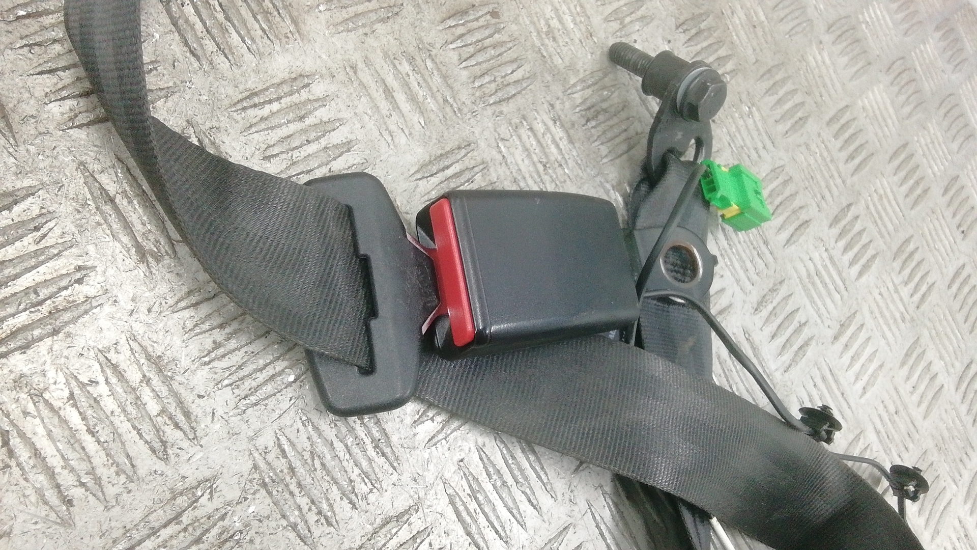 Ремень безопасности с пиропатроном