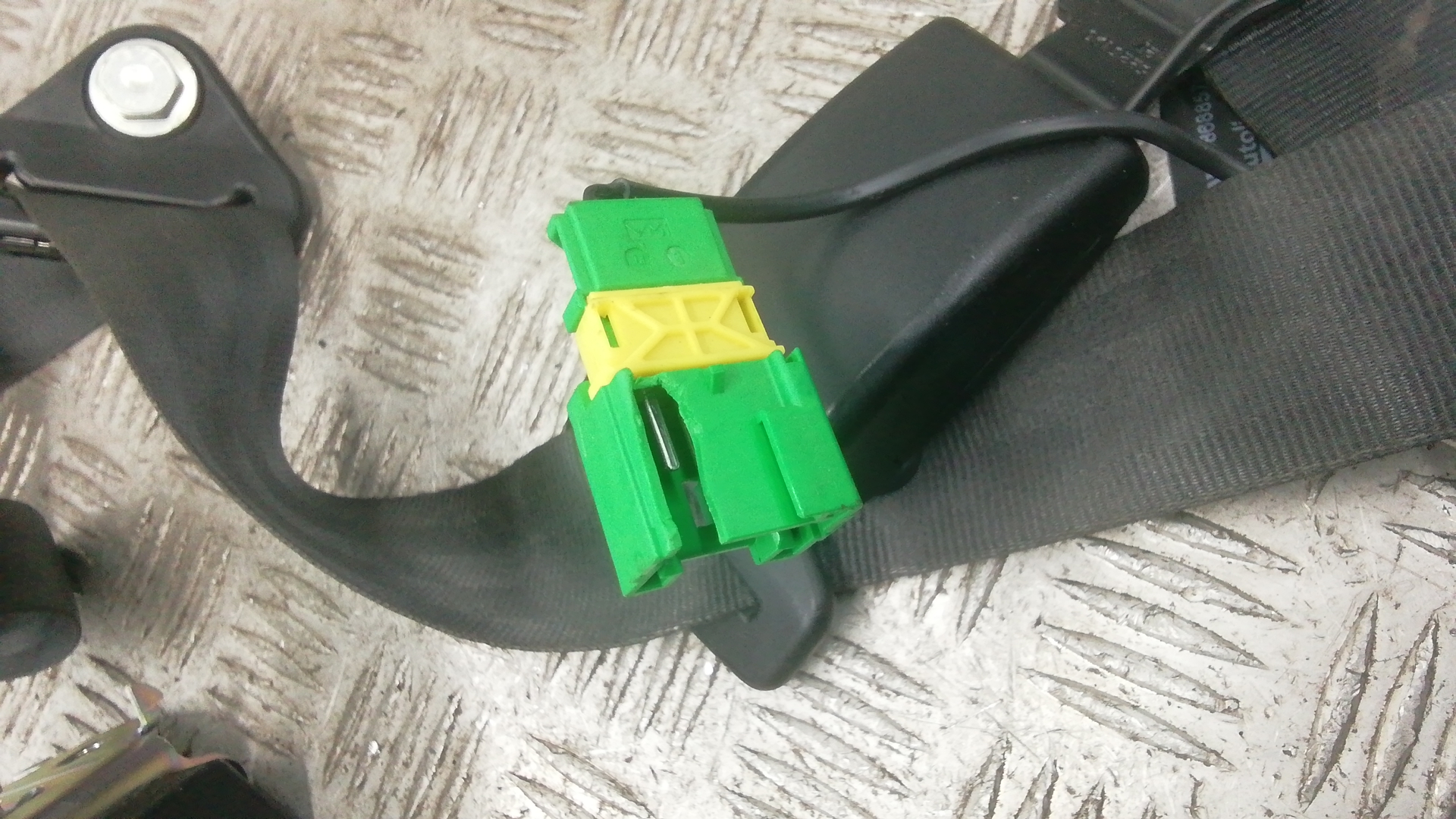 Ремень безопасности с пиропатроном