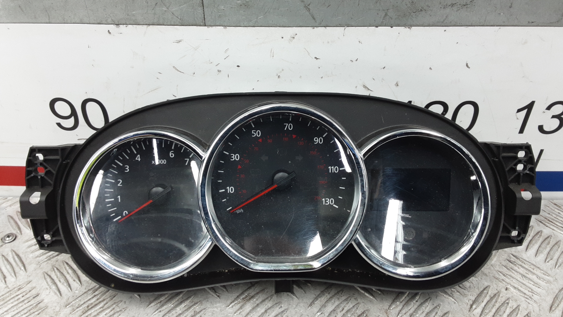 Панель приборов