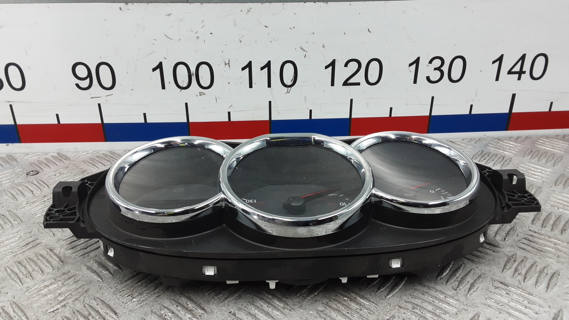 Панель приборов