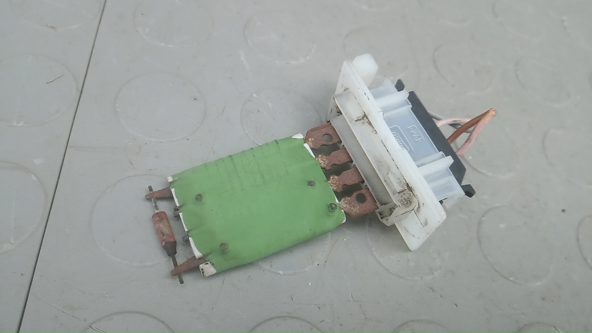 Резистор отопителя