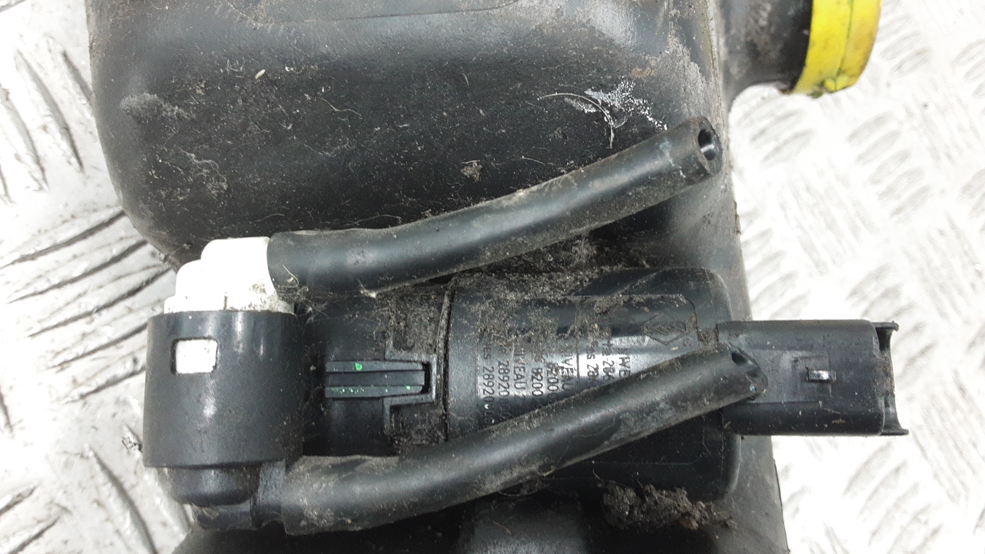 Бачок омывателя лобового стекла