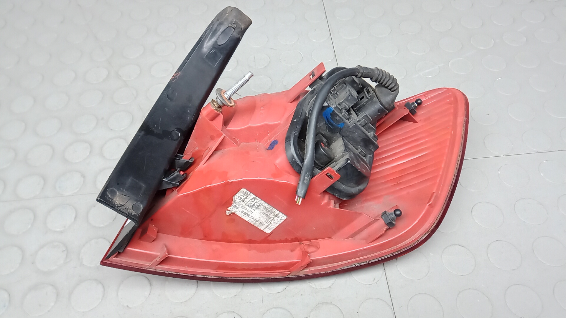 Фонарь задний левый