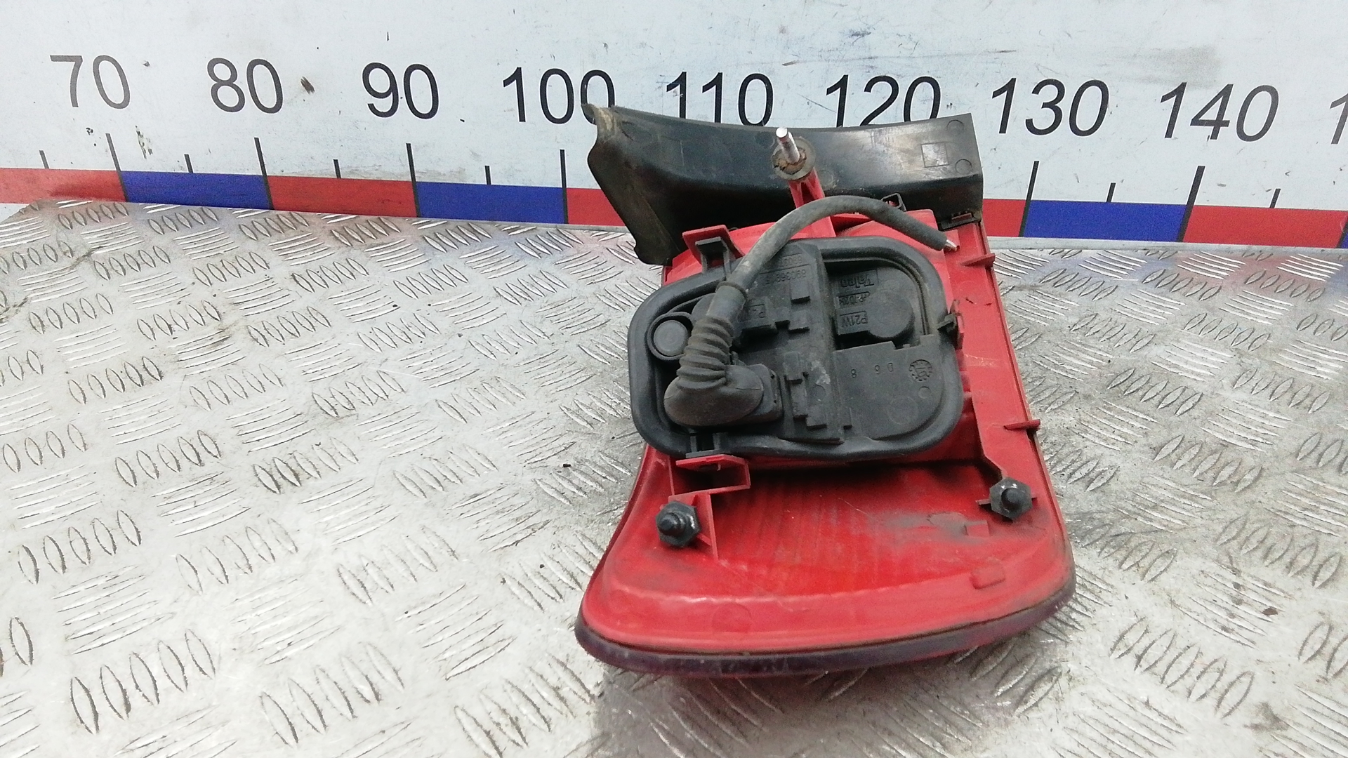 Фонарь задний правый