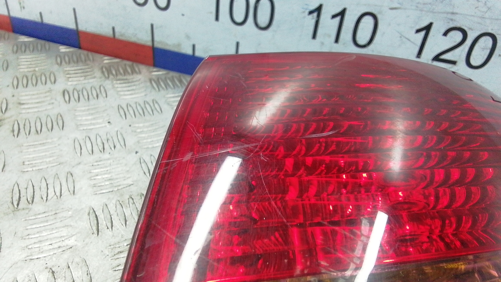 Фонарь задний правый