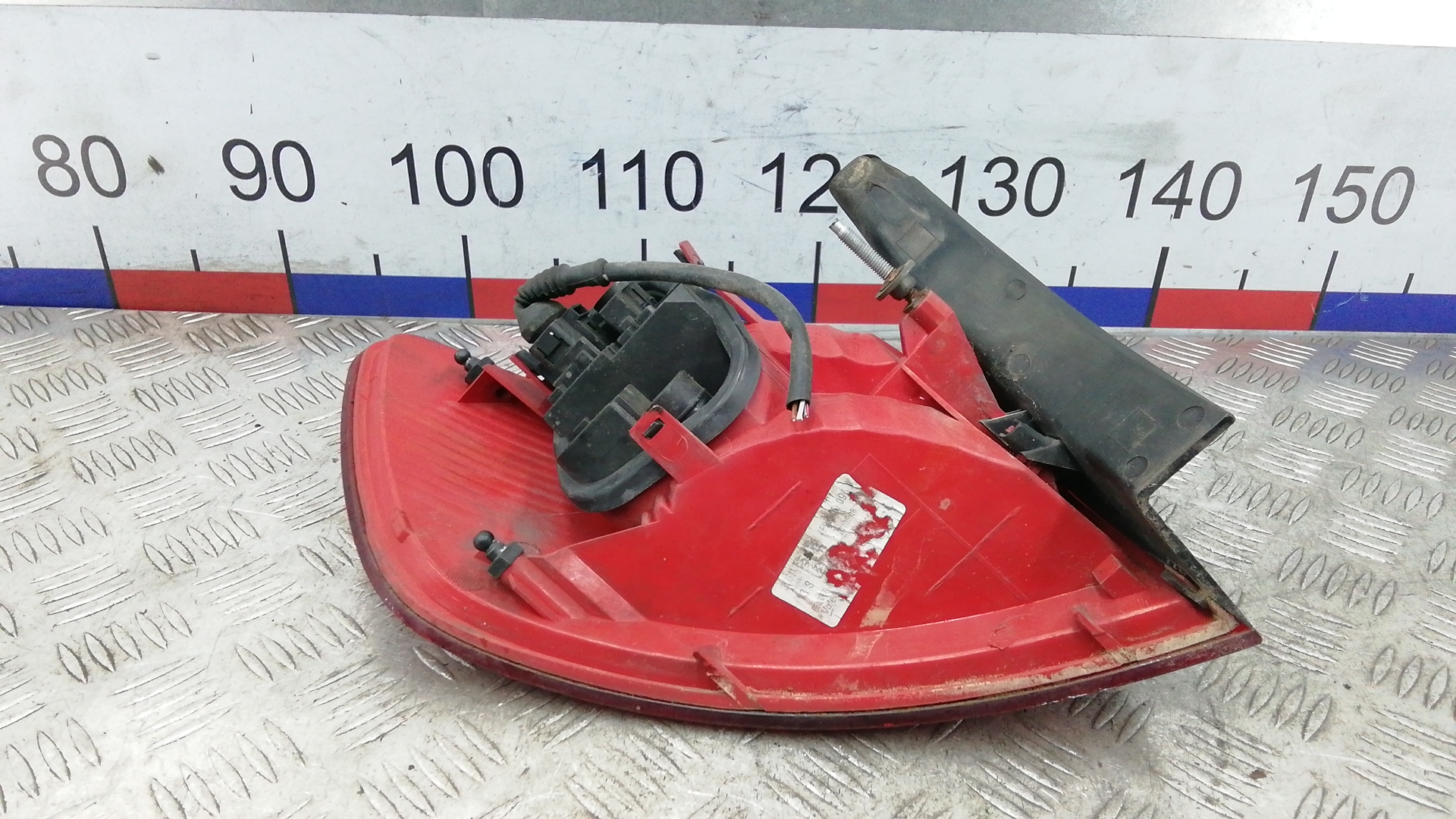 Фонарь задний правый