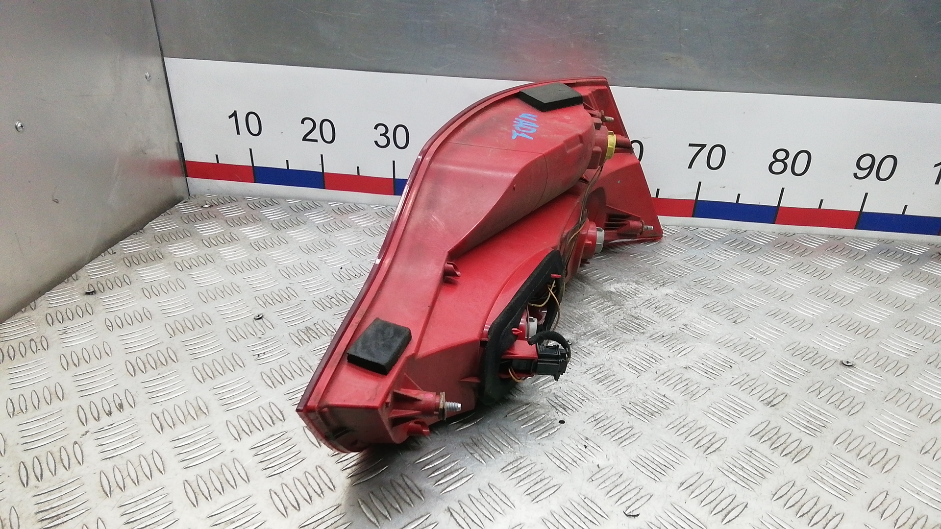 Фонарь задний правый