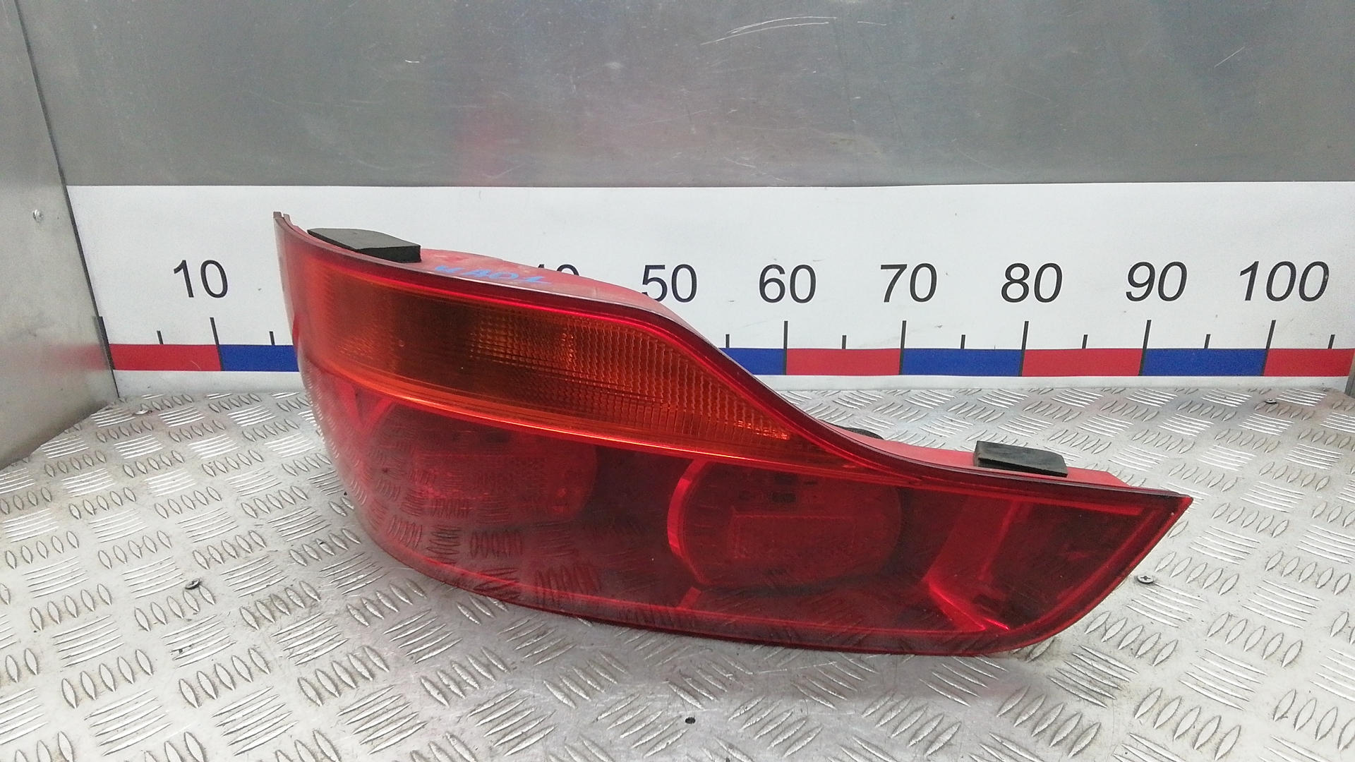 Фонарь задний правый