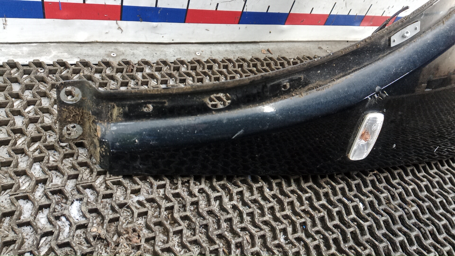 Крыло переднее левое