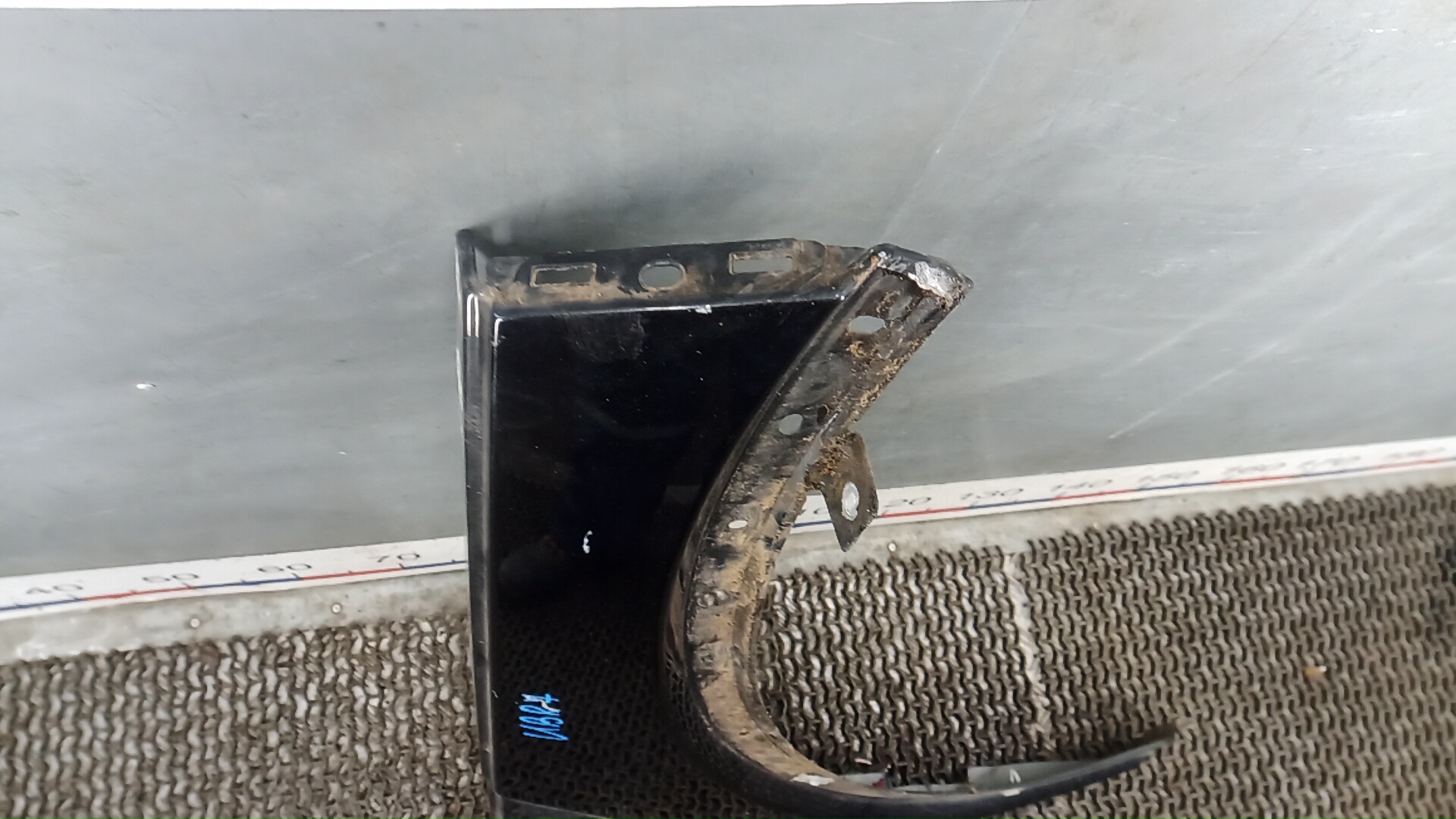 Крыло переднее правое