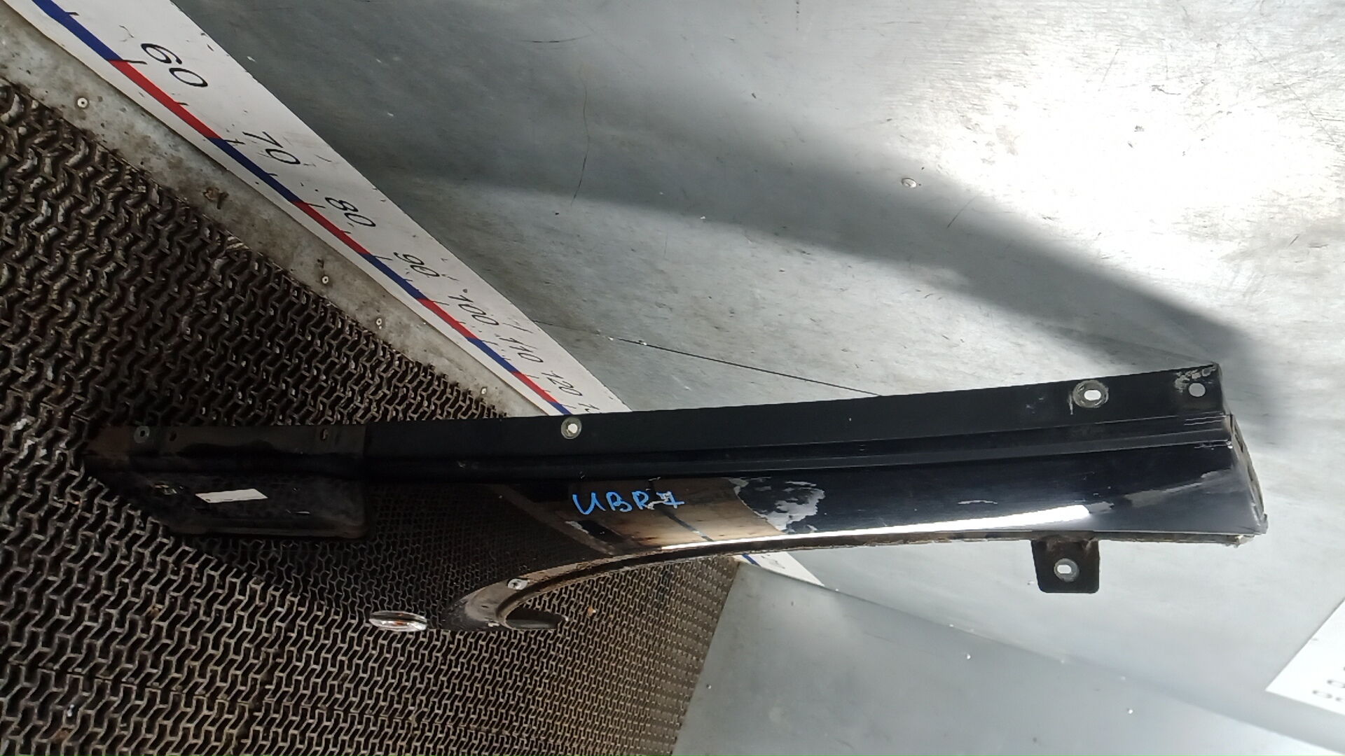 Крыло переднее правое