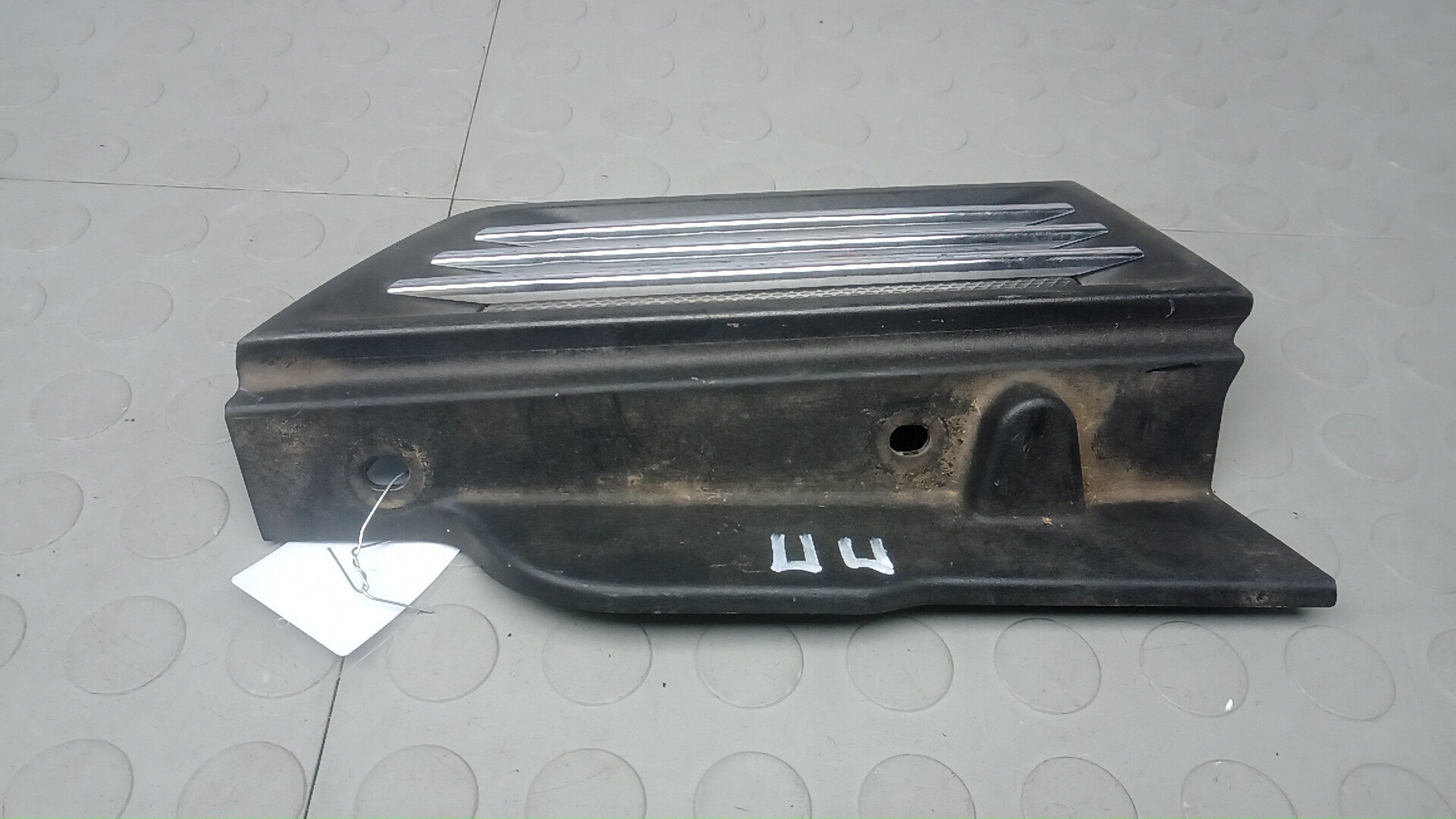 Накладка переднего крыла правого