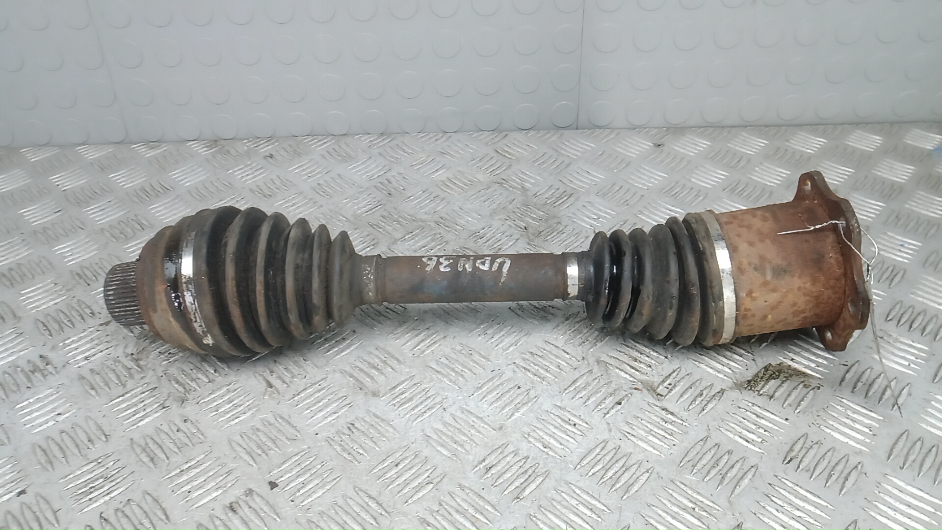 Полуось передняя левая