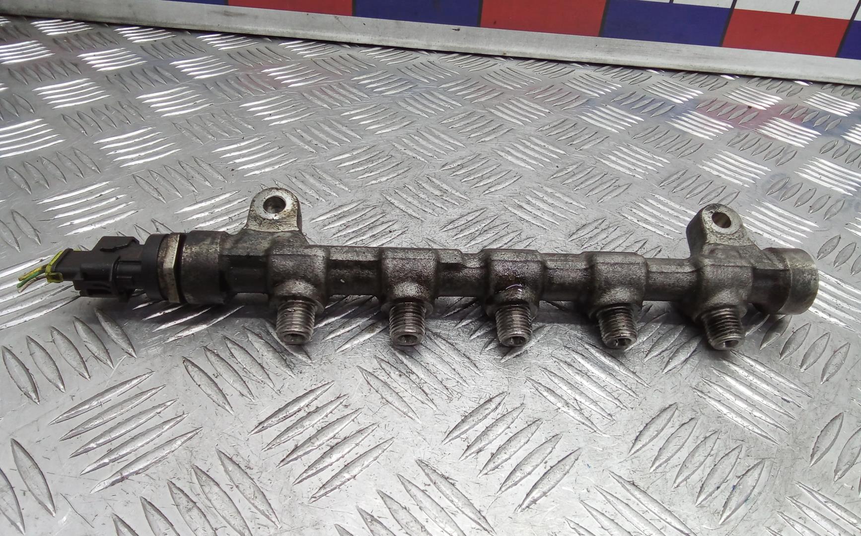 Рейка топливная (рампа)