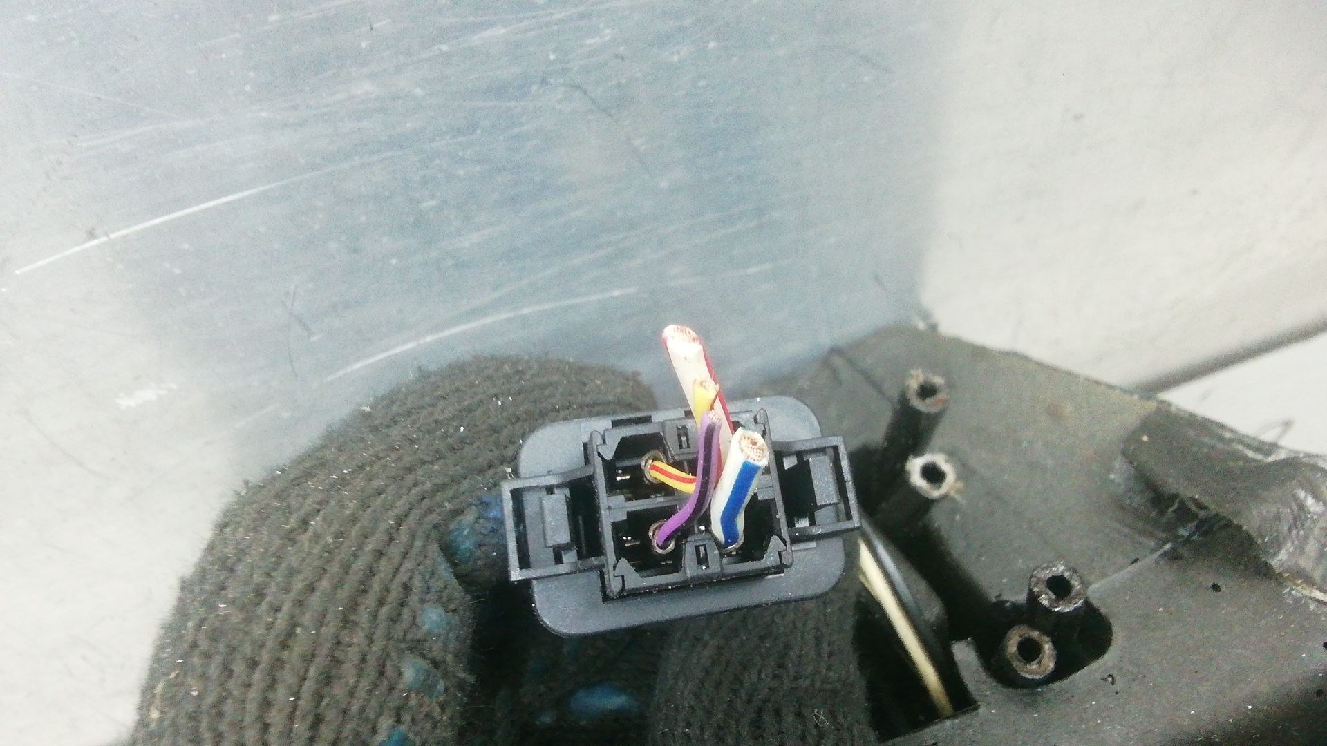 Механизм подъема двери багажника