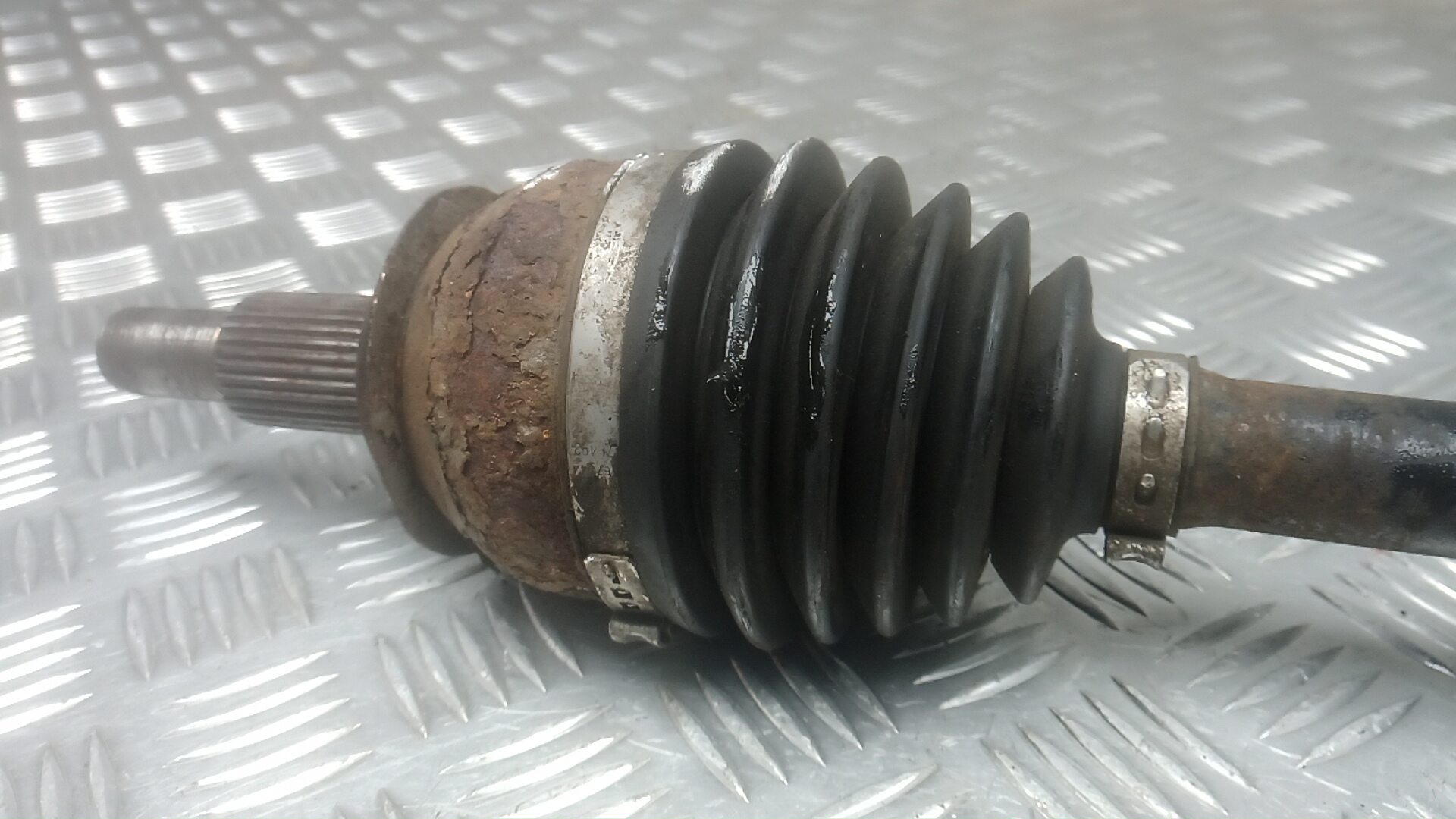 Полуось передняя левая