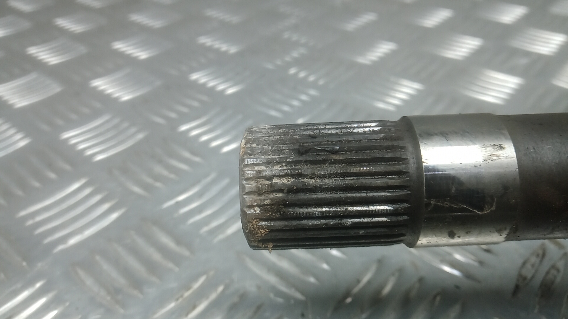 Полуось передняя правая